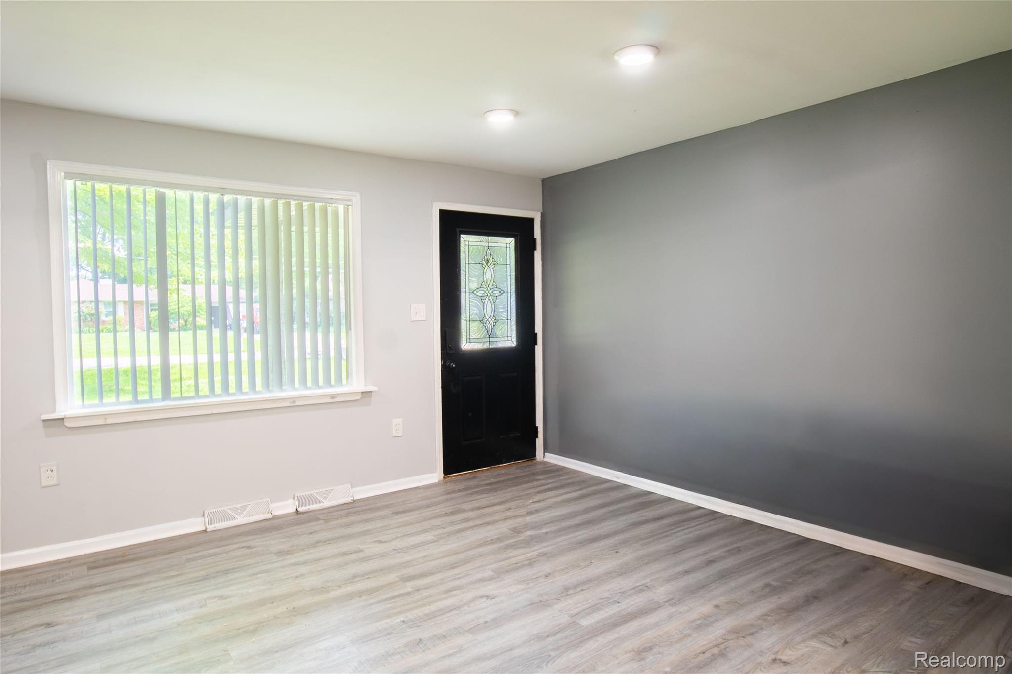 39751 Sylvia Street Property Photo 8