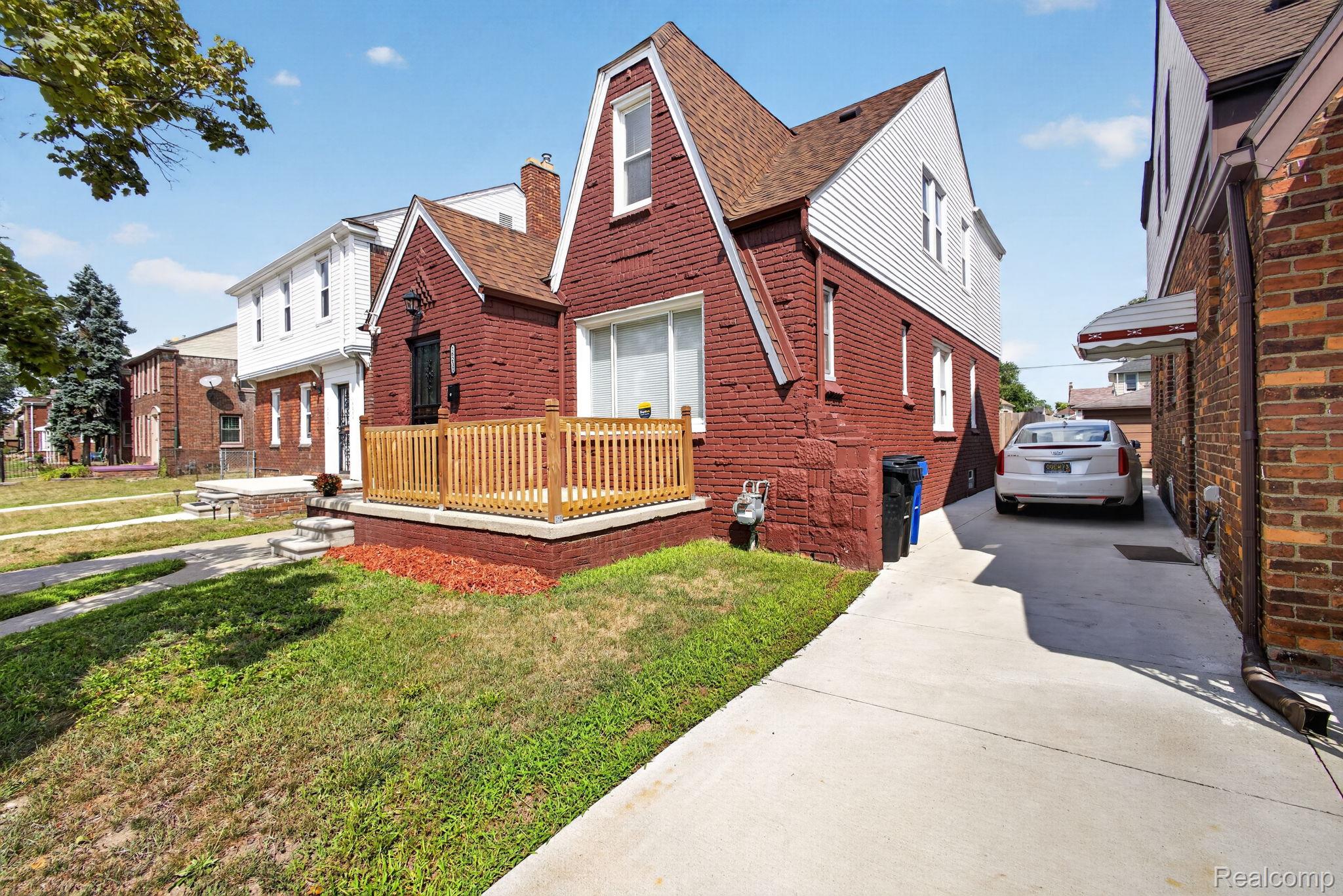 16230 Griggs Street Property Photo 4