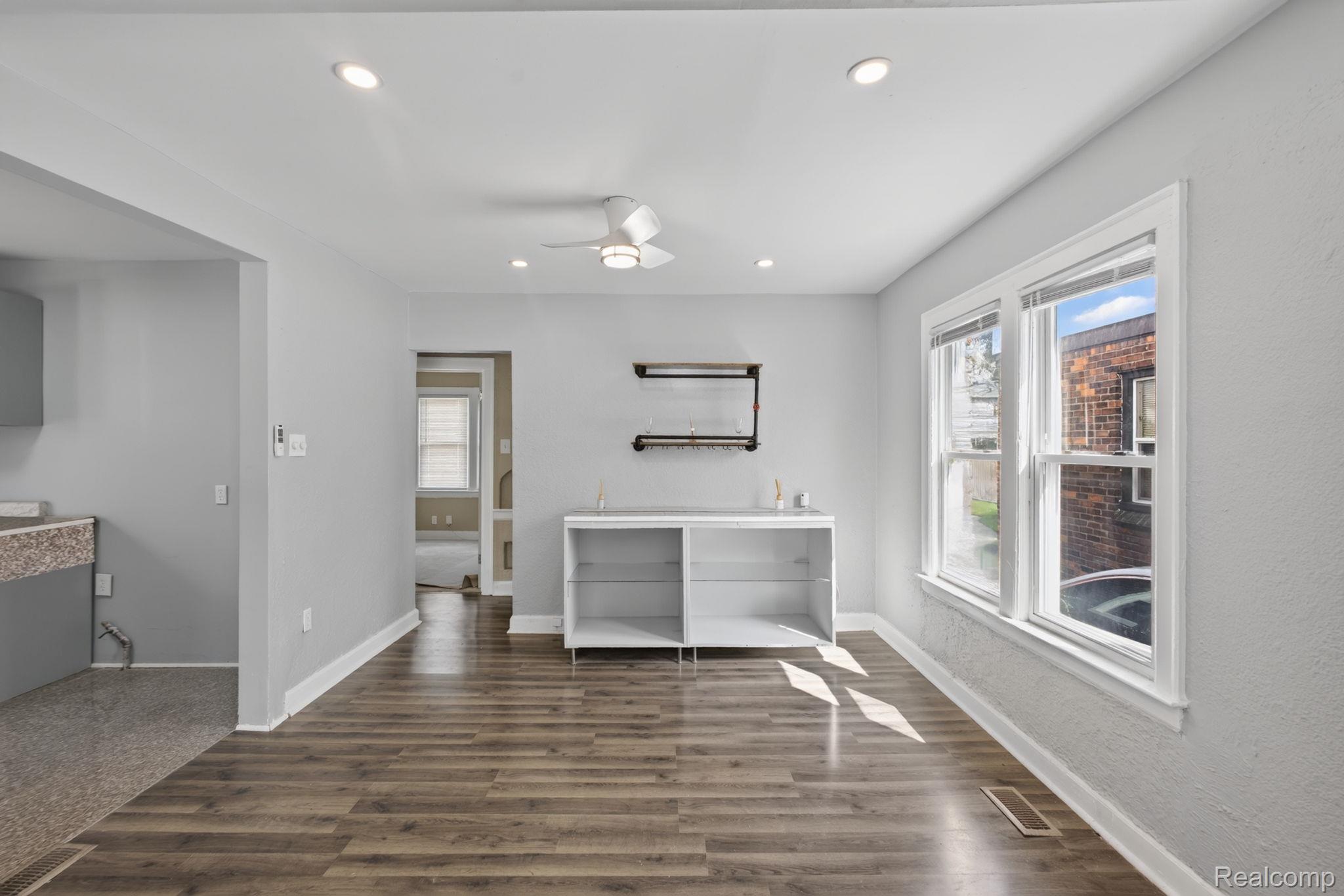 16230 Griggs Street Property Photo 10