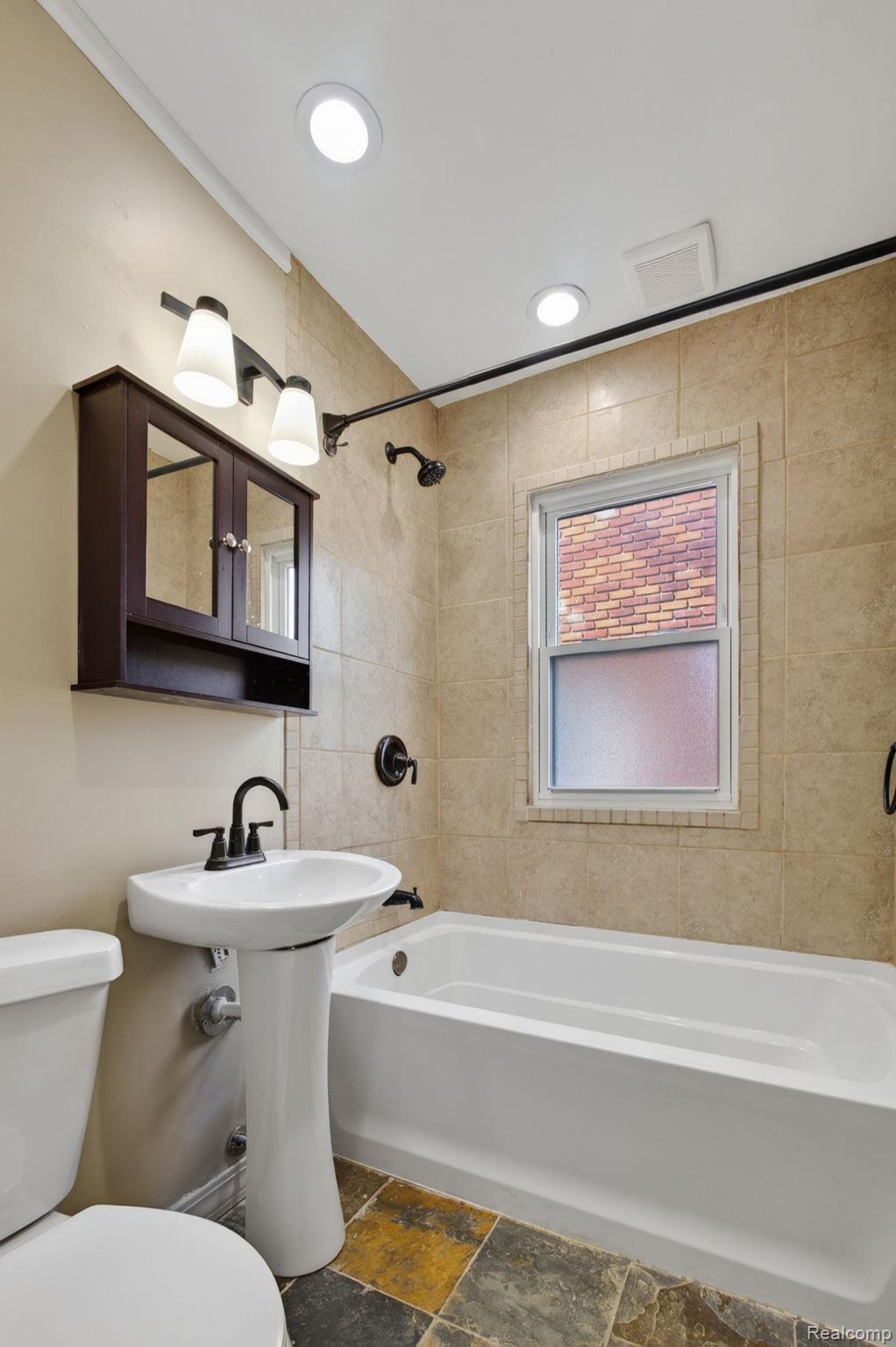 16230 Griggs Street Property Photo 14
