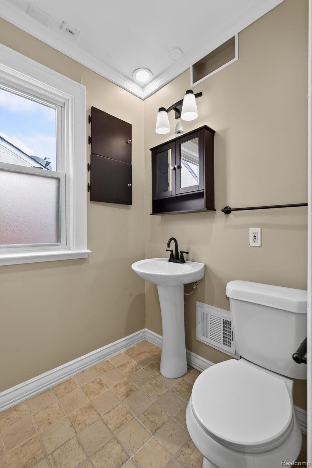 16230 Griggs Street Property Photo 24