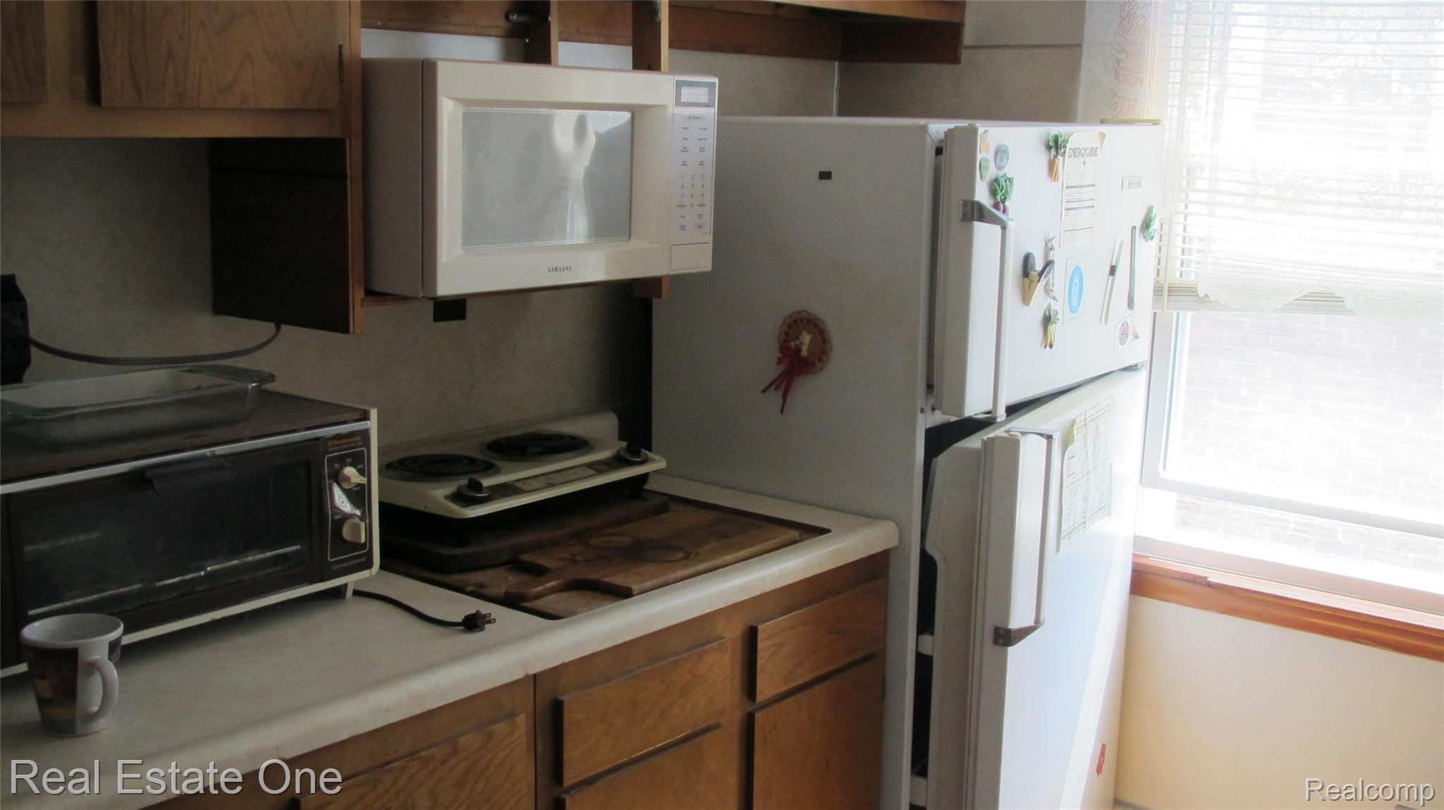 5037 Maple Street Property Photo 11