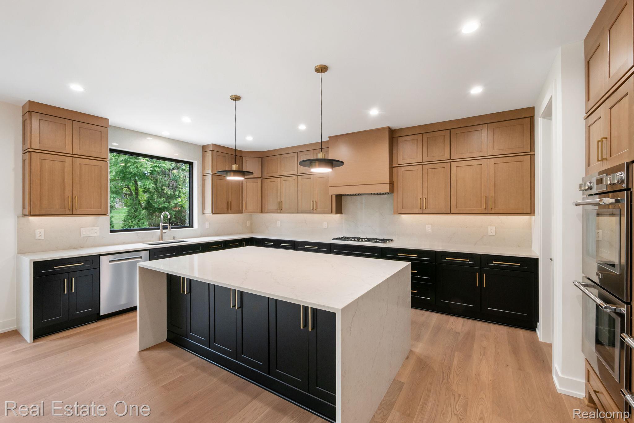 933 Robinhood Road Property Photo 14