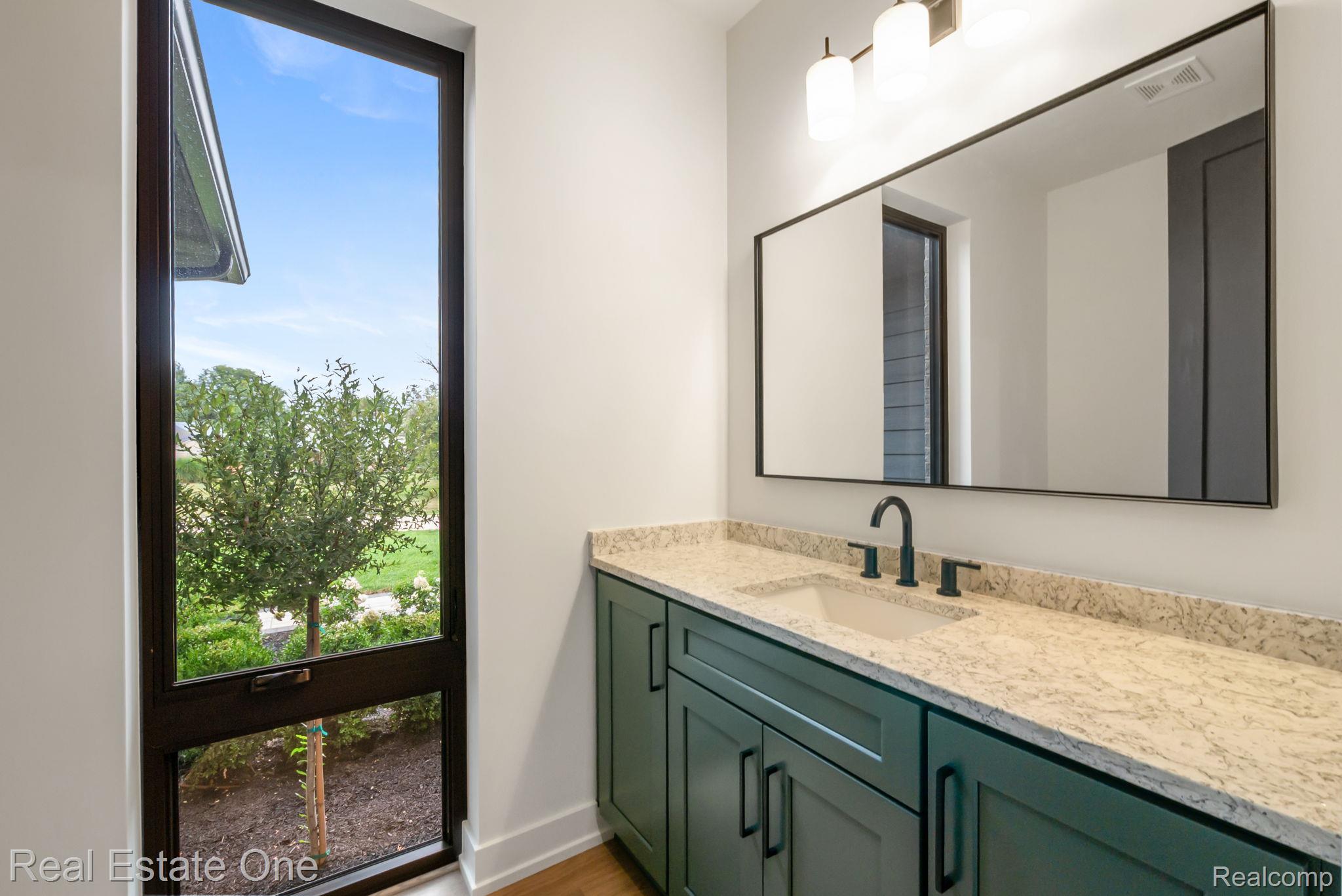 933 Robinhood Road Property Photo 24