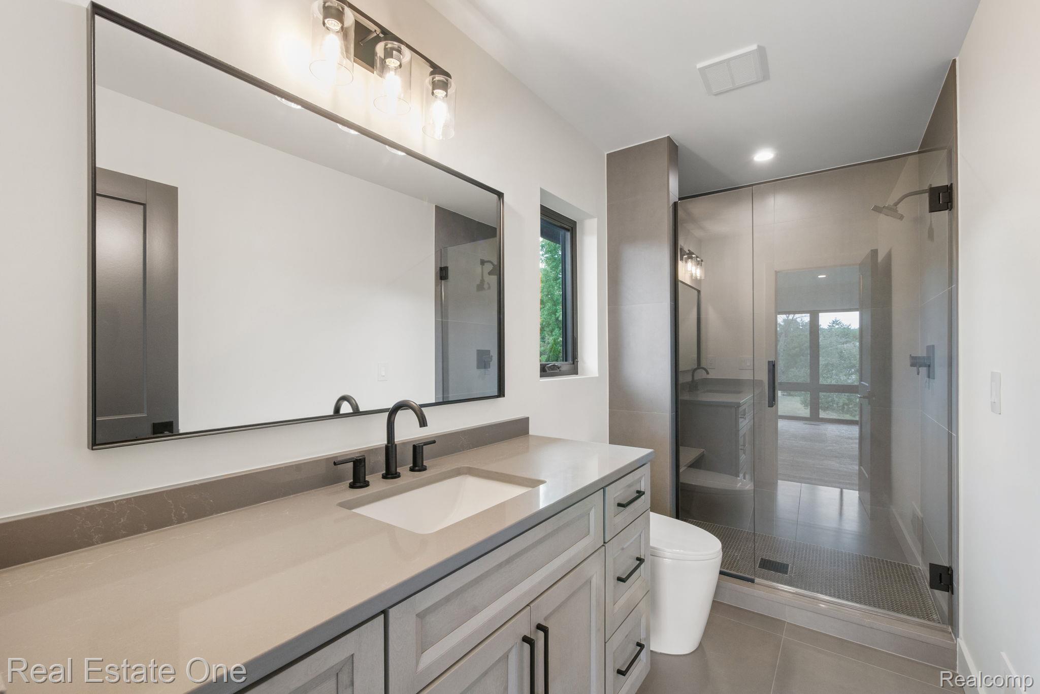 933 Robinhood Road Property Photo 37