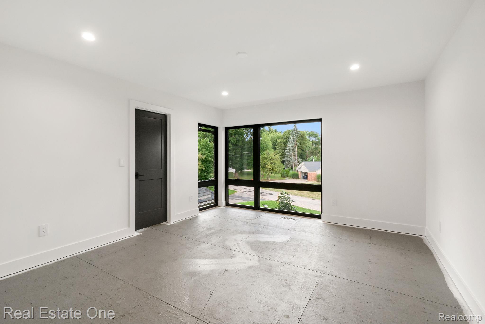 933 Robinhood Road Property Photo 39