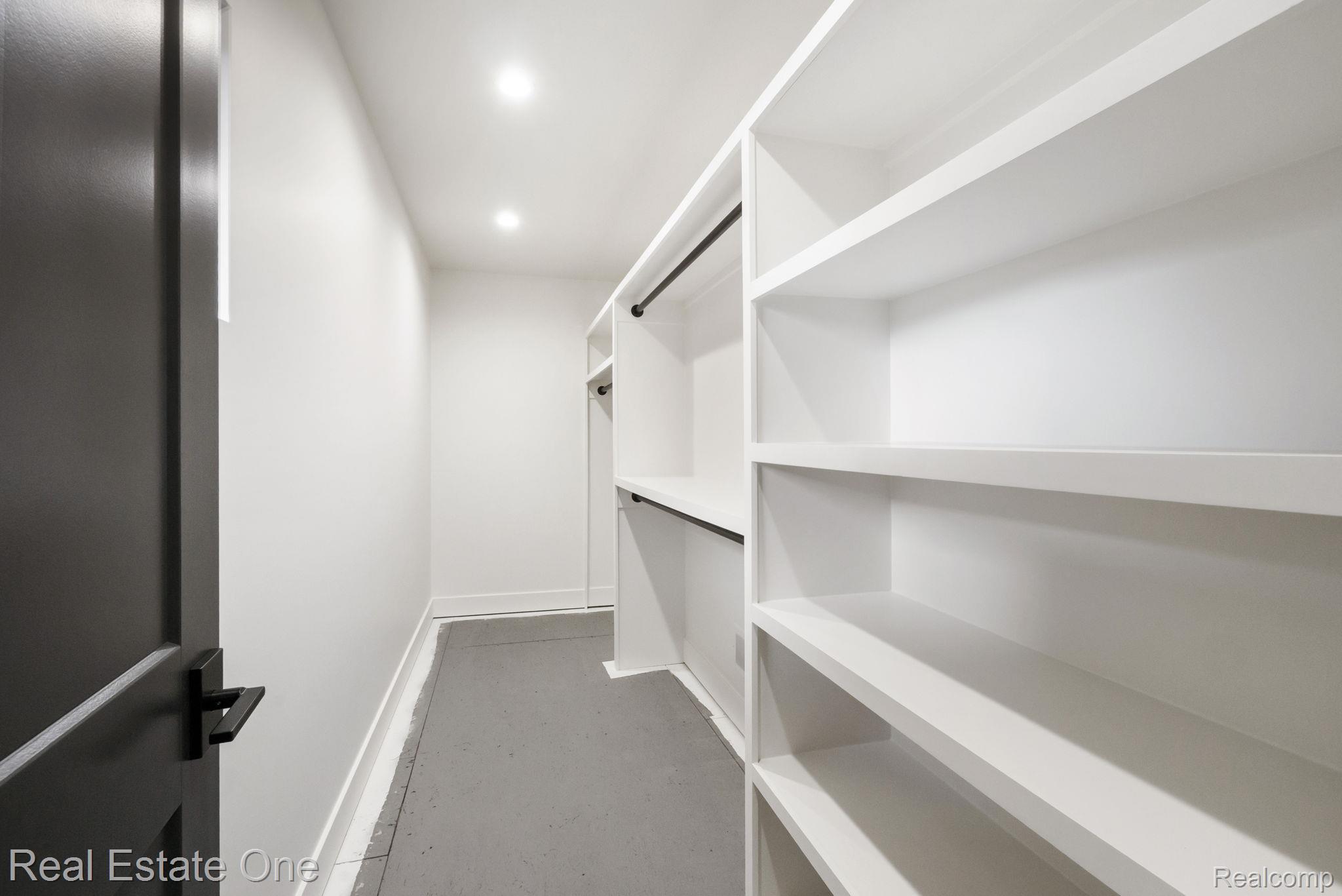 933 Robinhood Road Property Photo 44