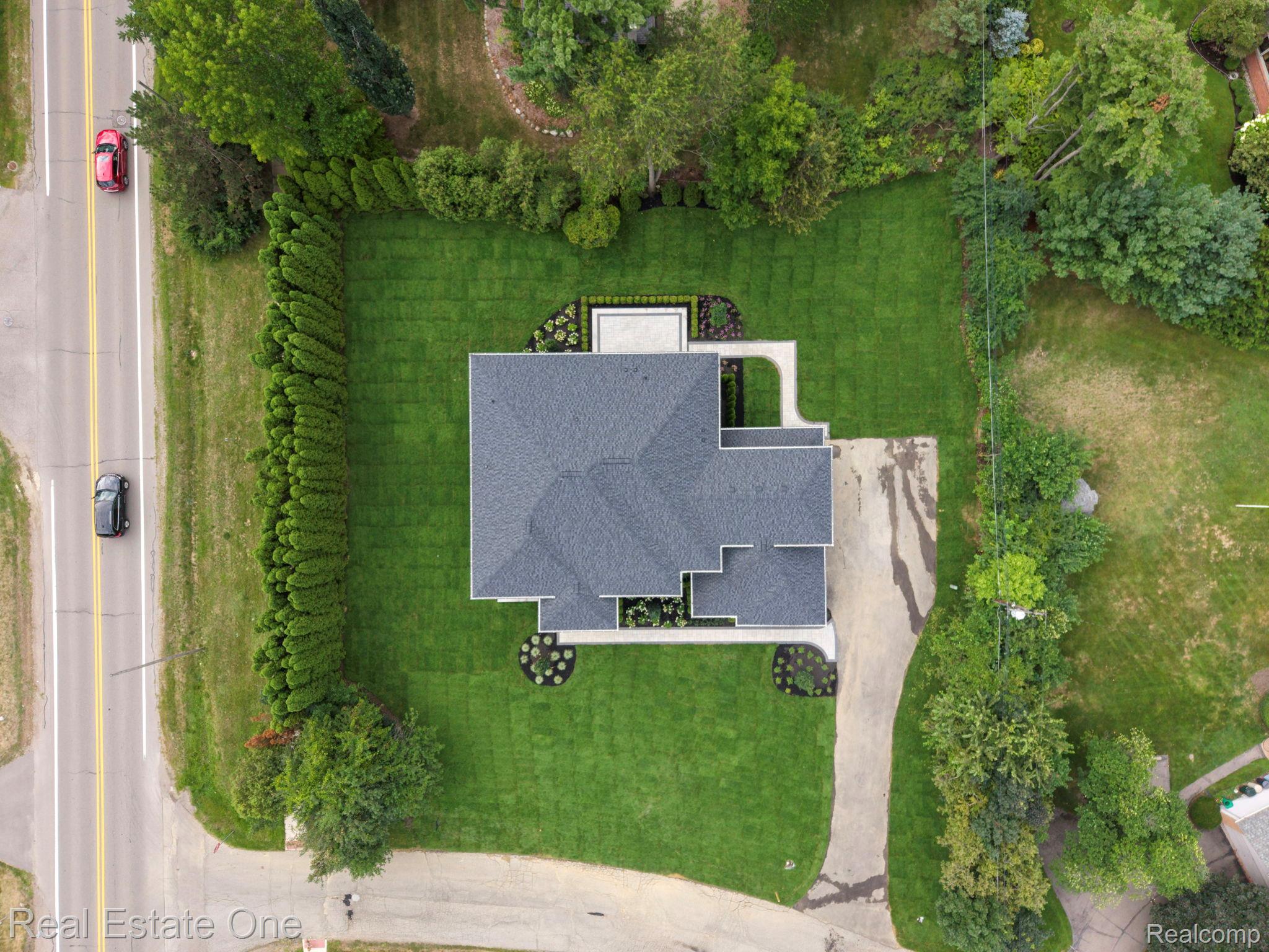 933 Robinhood Road Property Photo 57