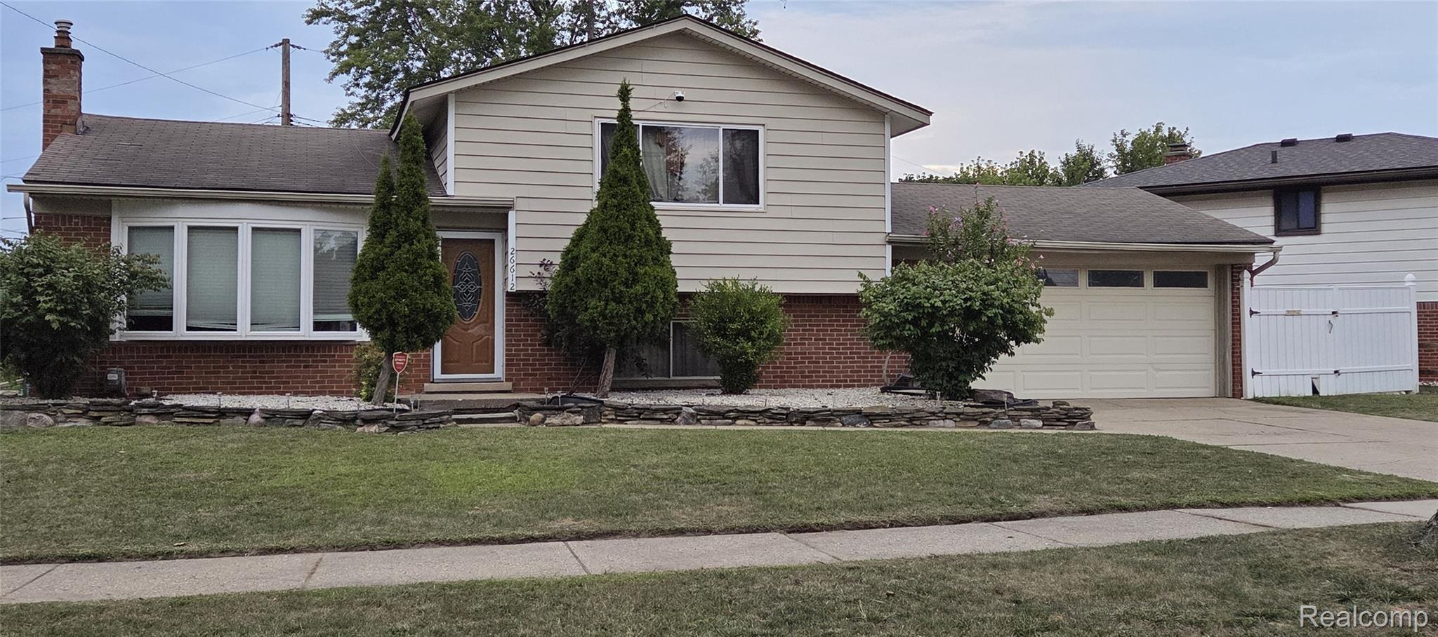 26612 Karen Avenue Property Photo 1