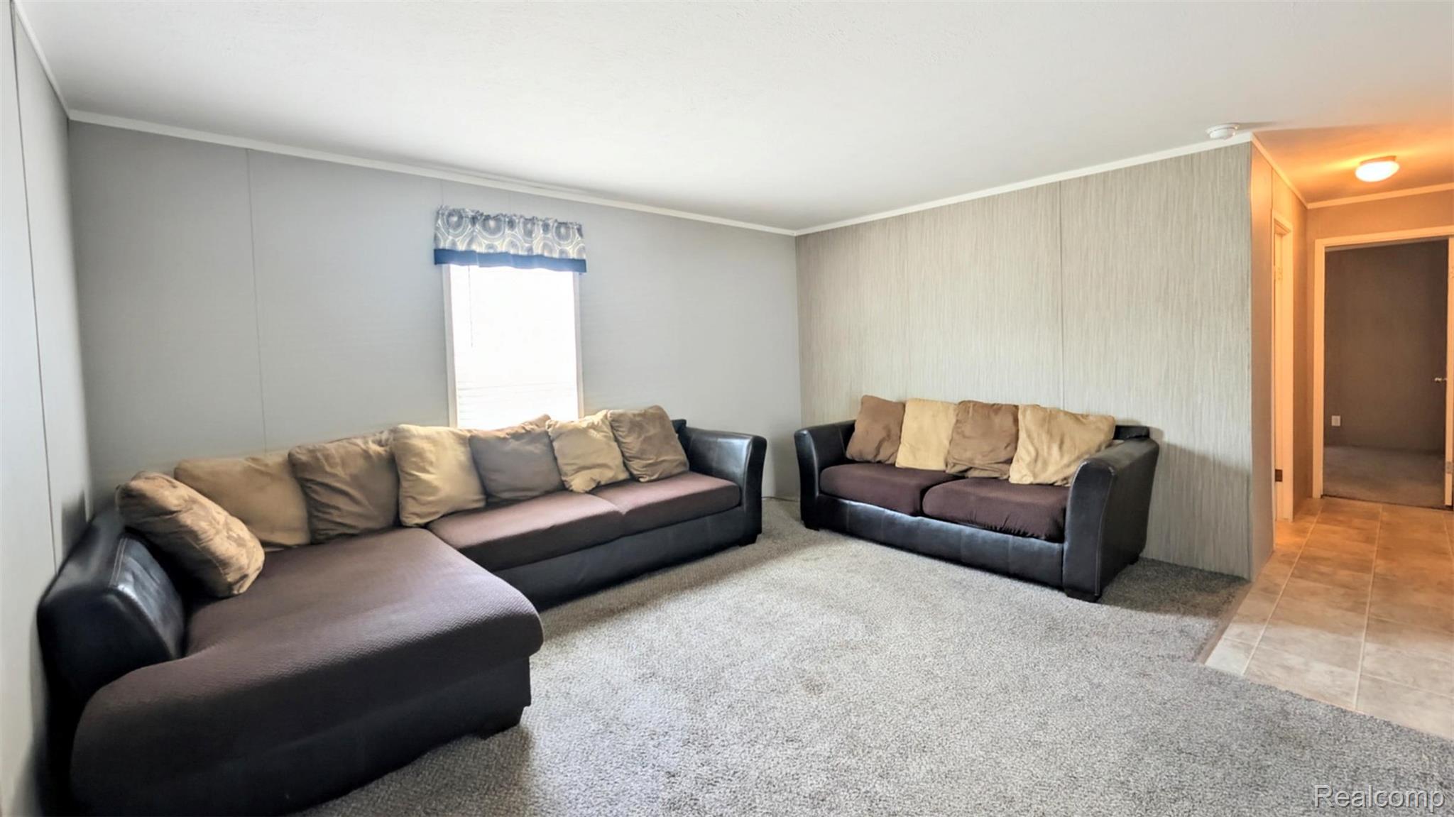 17092 Canterbury Circle Property Photo 2