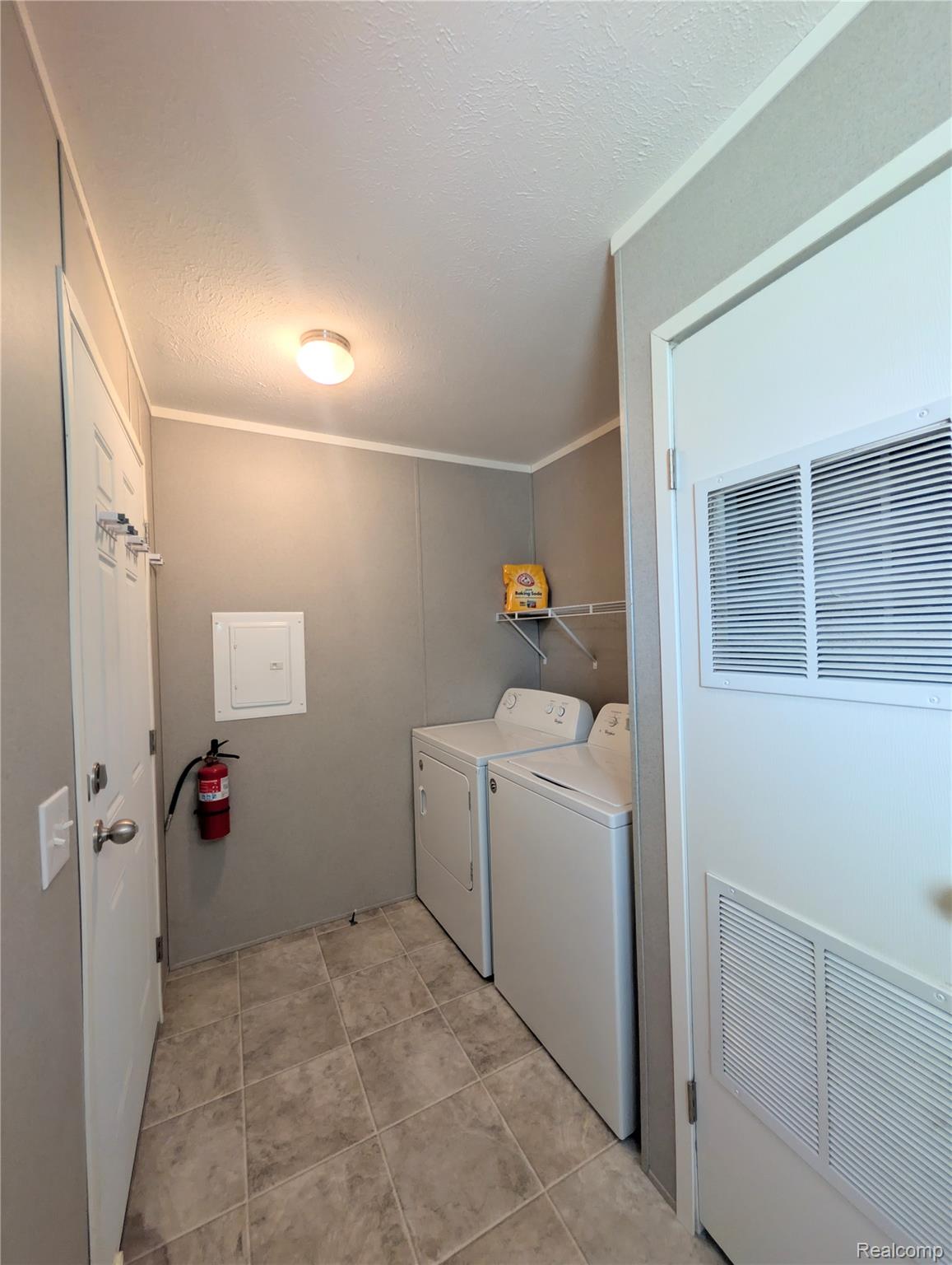 17092 Canterbury Circle Property Photo 11