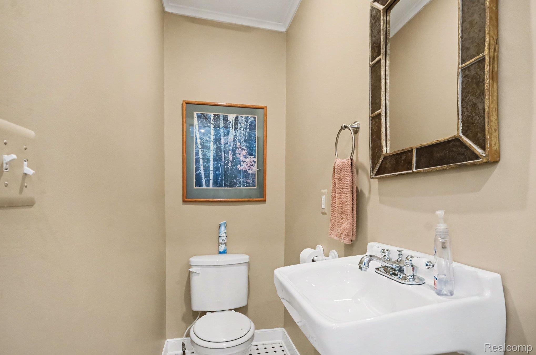 3821 Elizabeth Lake Road Property Photo 9