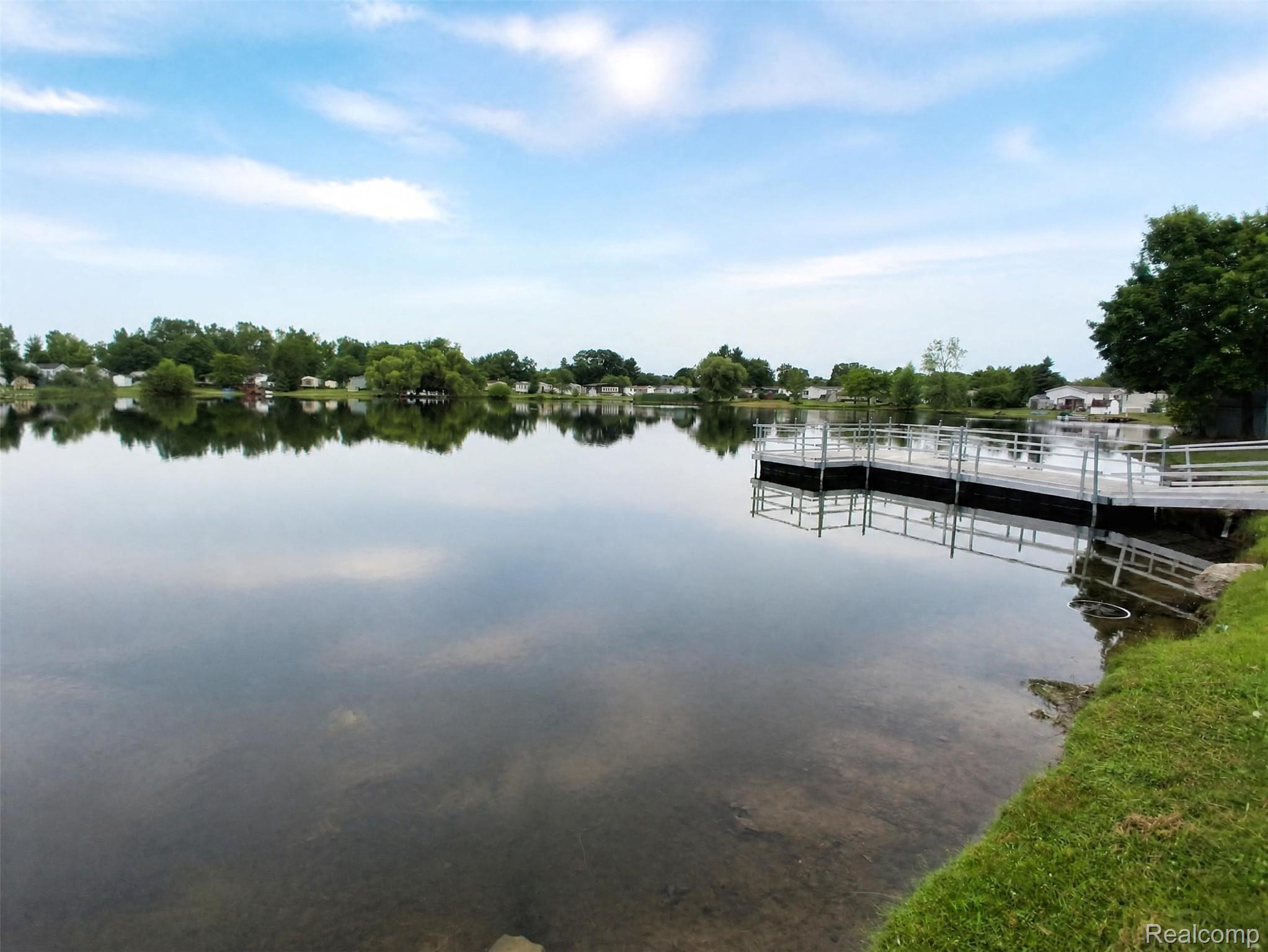 48582 Lakeview Property Photo 2