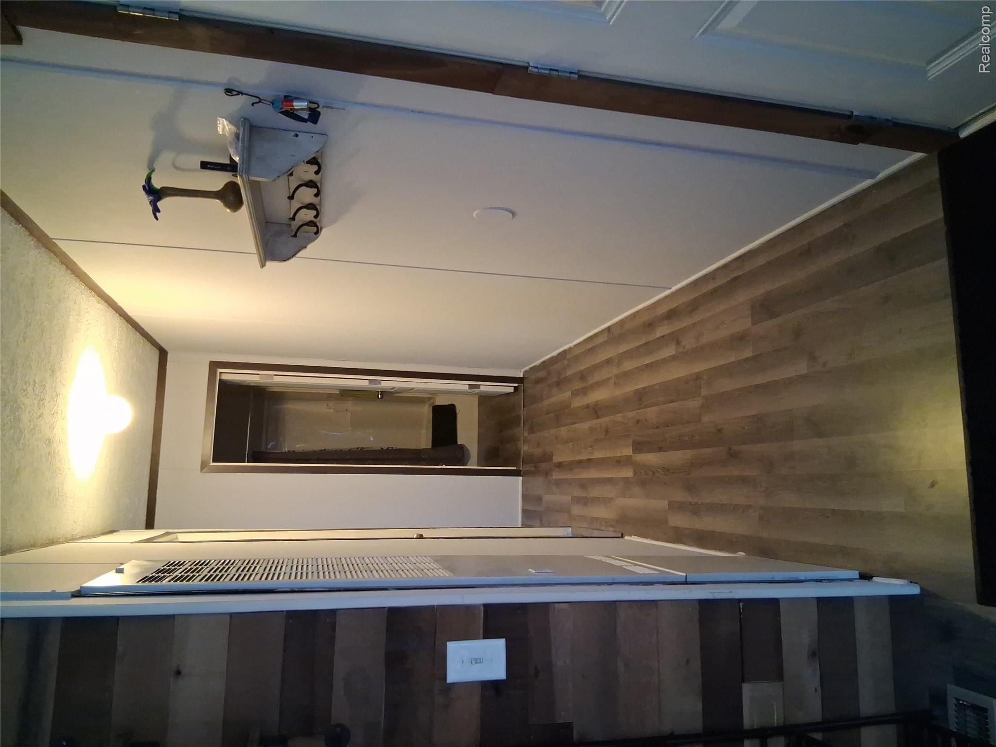48582 Lakeview Property Photo 8