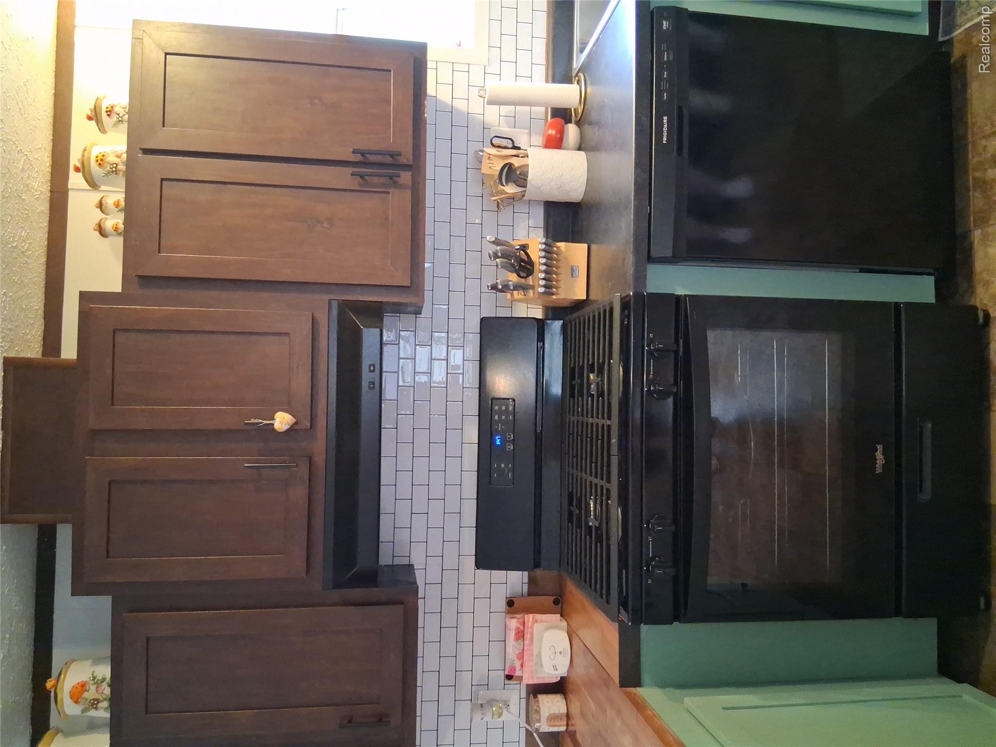 48582 Lakeview Property Photo 11
