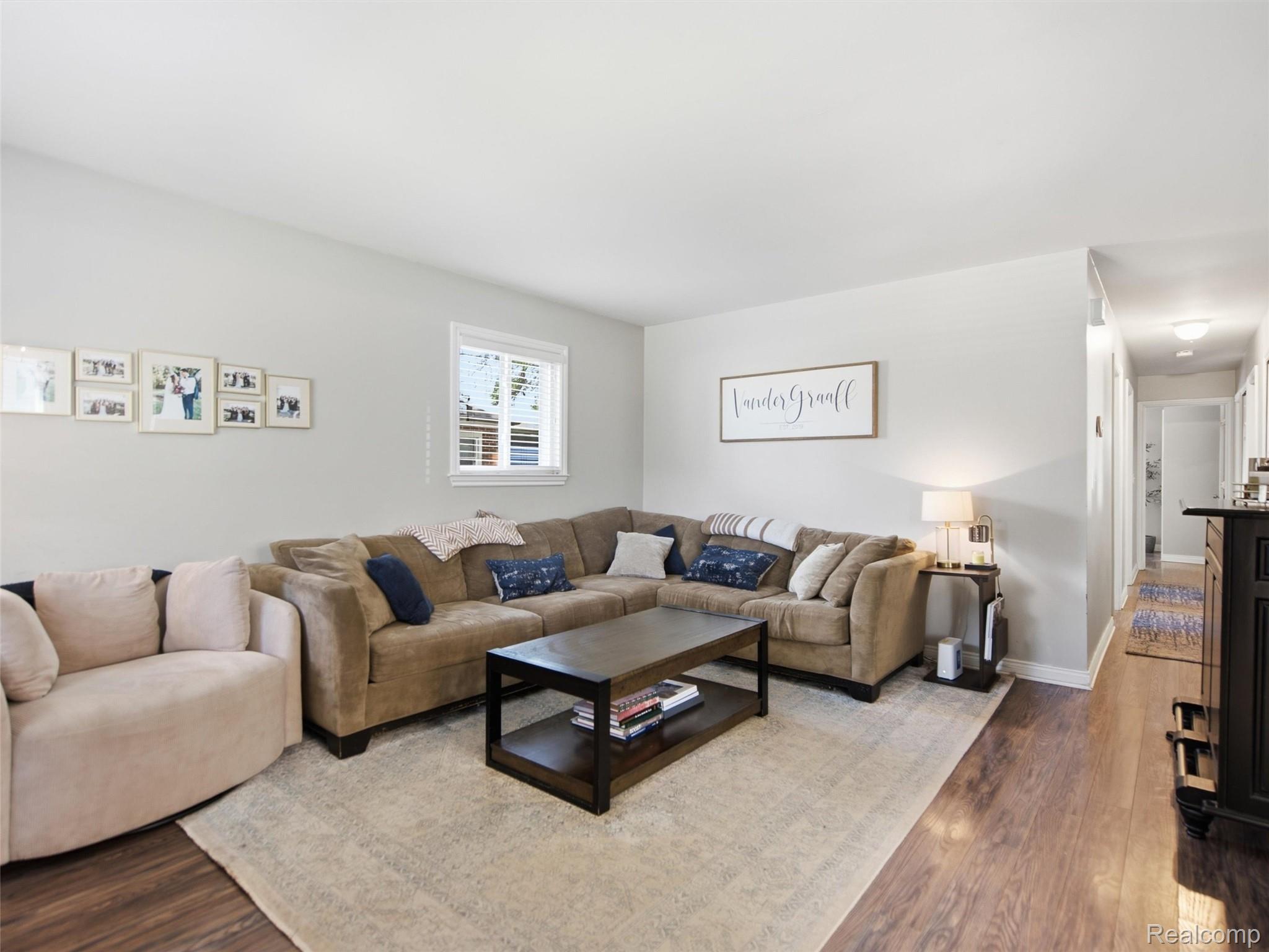 2226 Kipling Avenue Property Photo 3