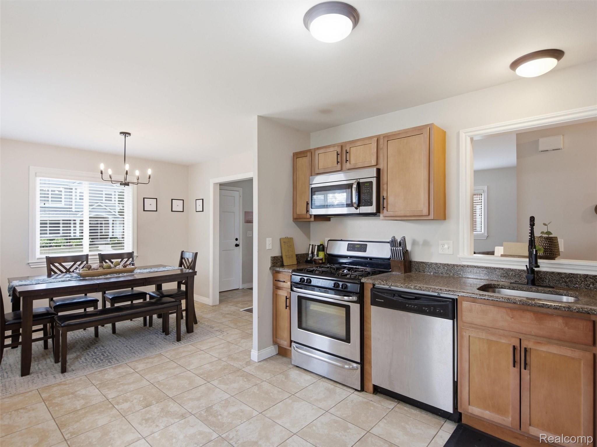 2226 Kipling Avenue Property Photo 6