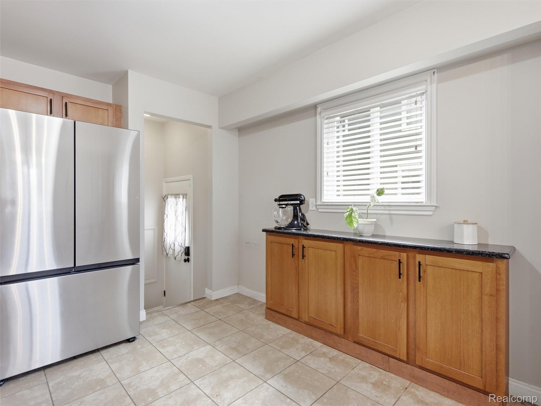 2226 Kipling Avenue Property Photo 8
