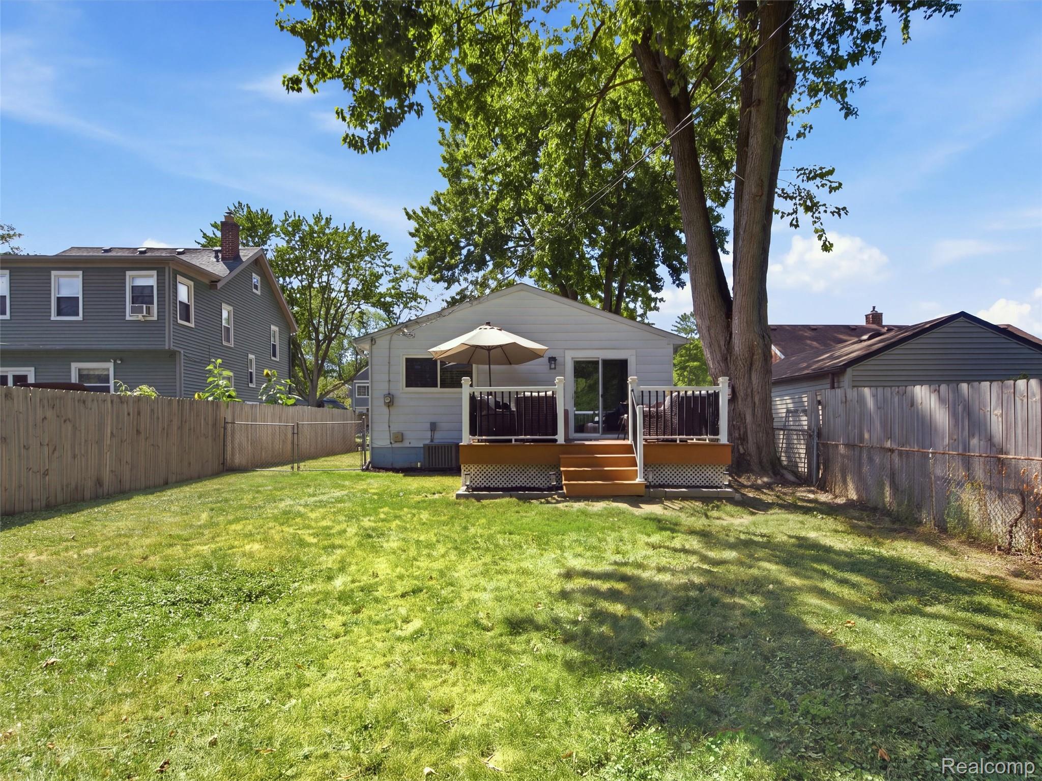 2226 Kipling Avenue Property Photo 24