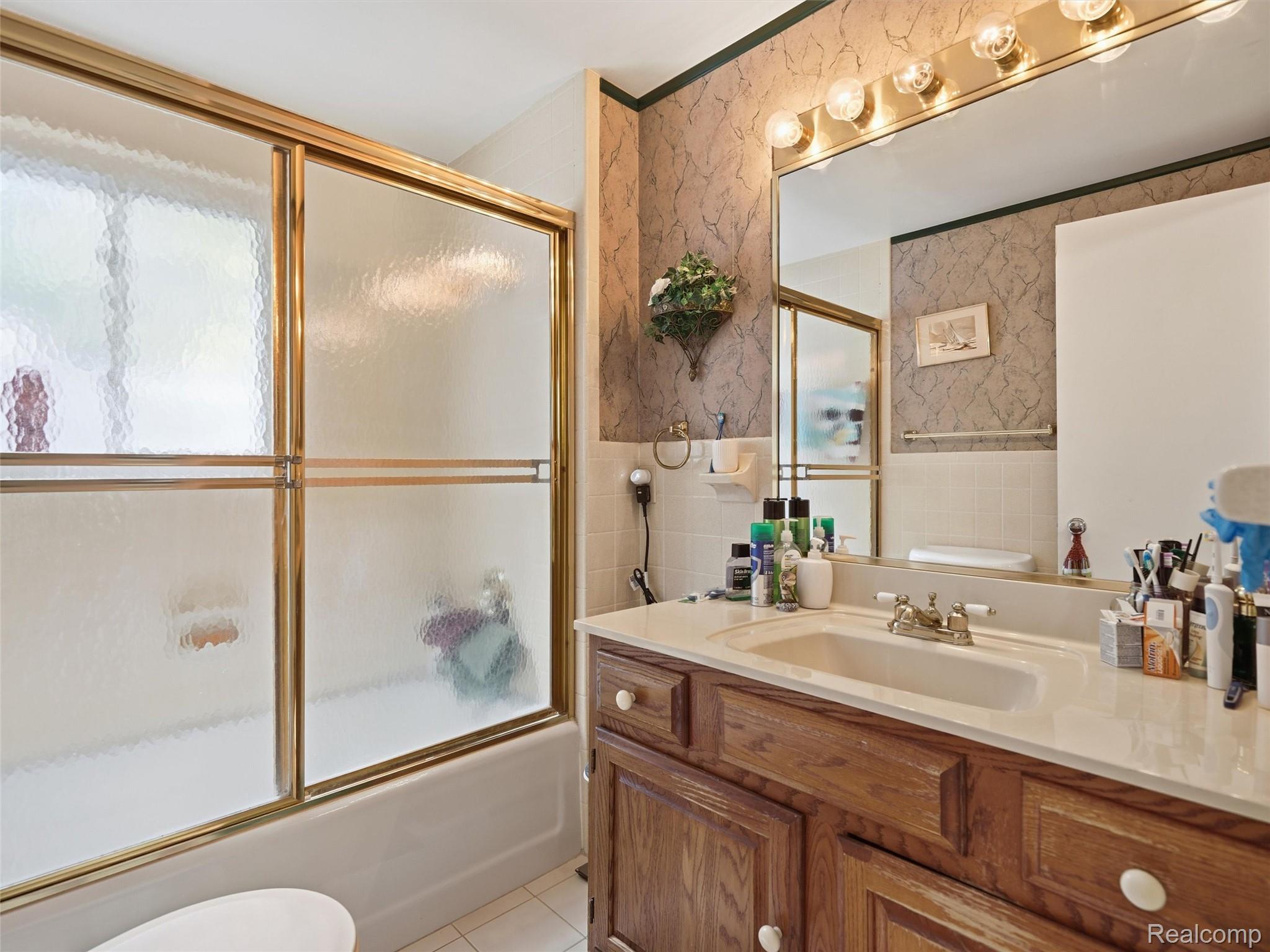 7416 Ledgewood Drive Property Photo 15
