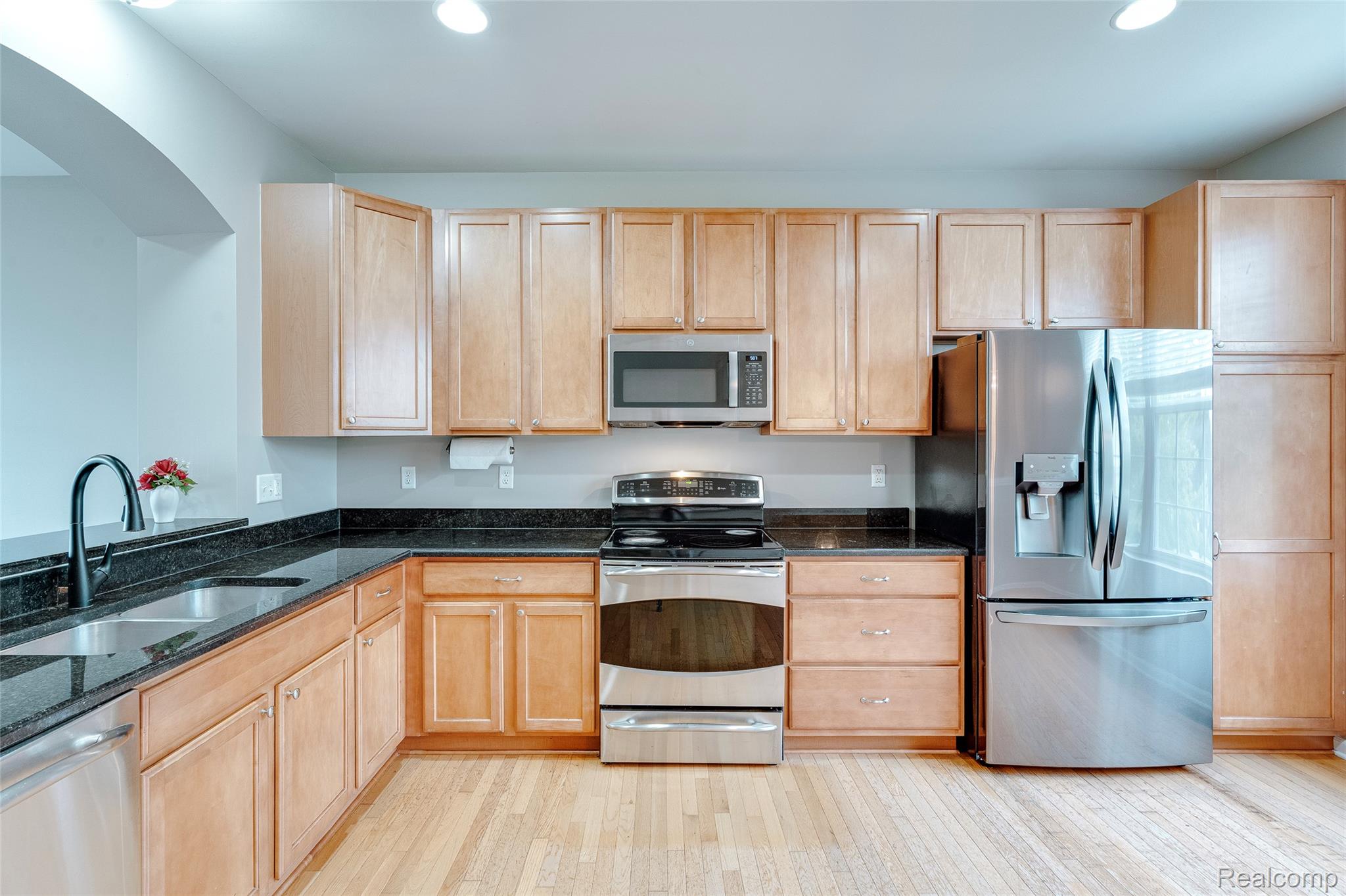 27974 Middleton Drive Property Photo 4
