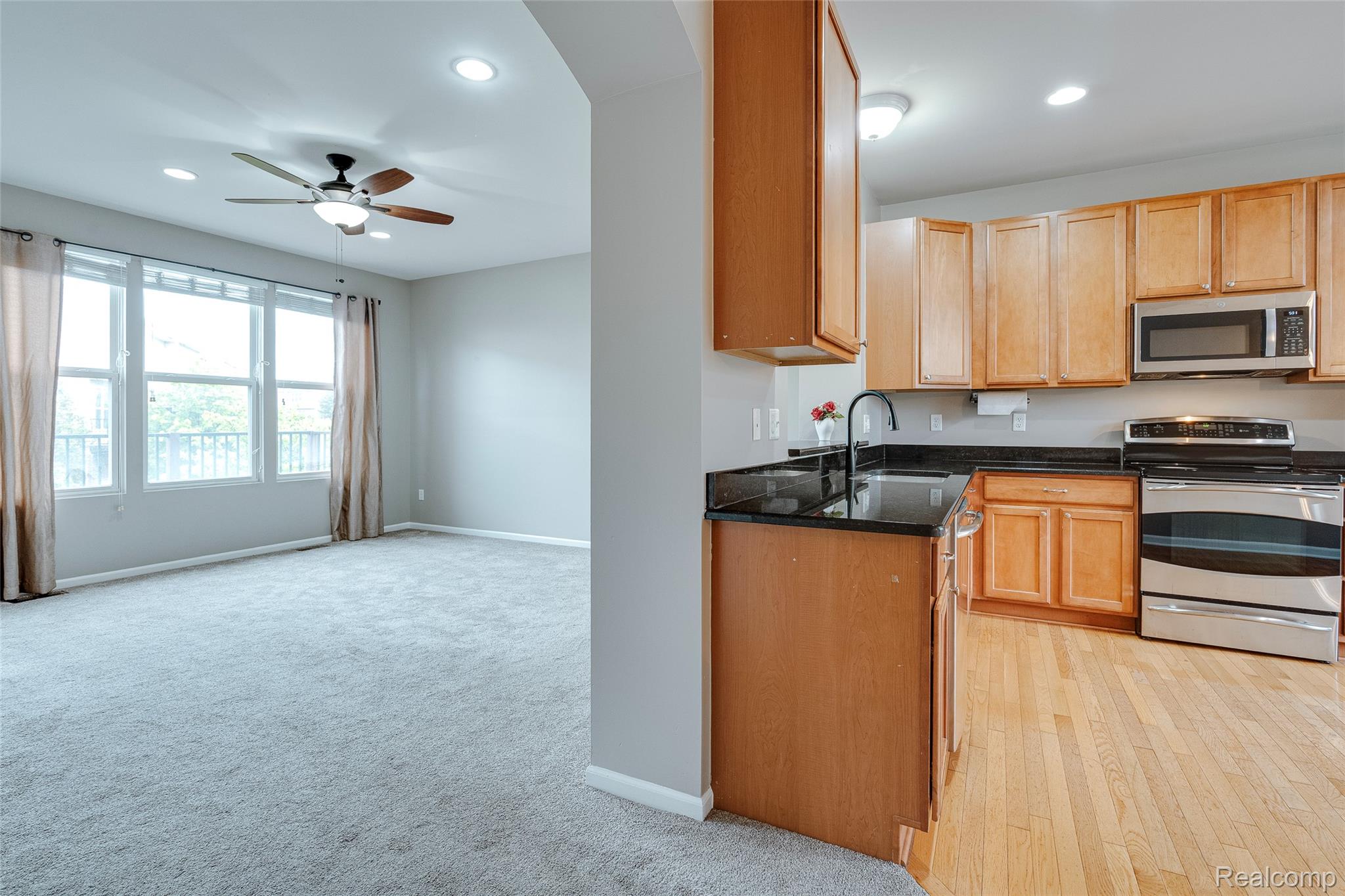 27974 Middleton Drive Property Photo 9