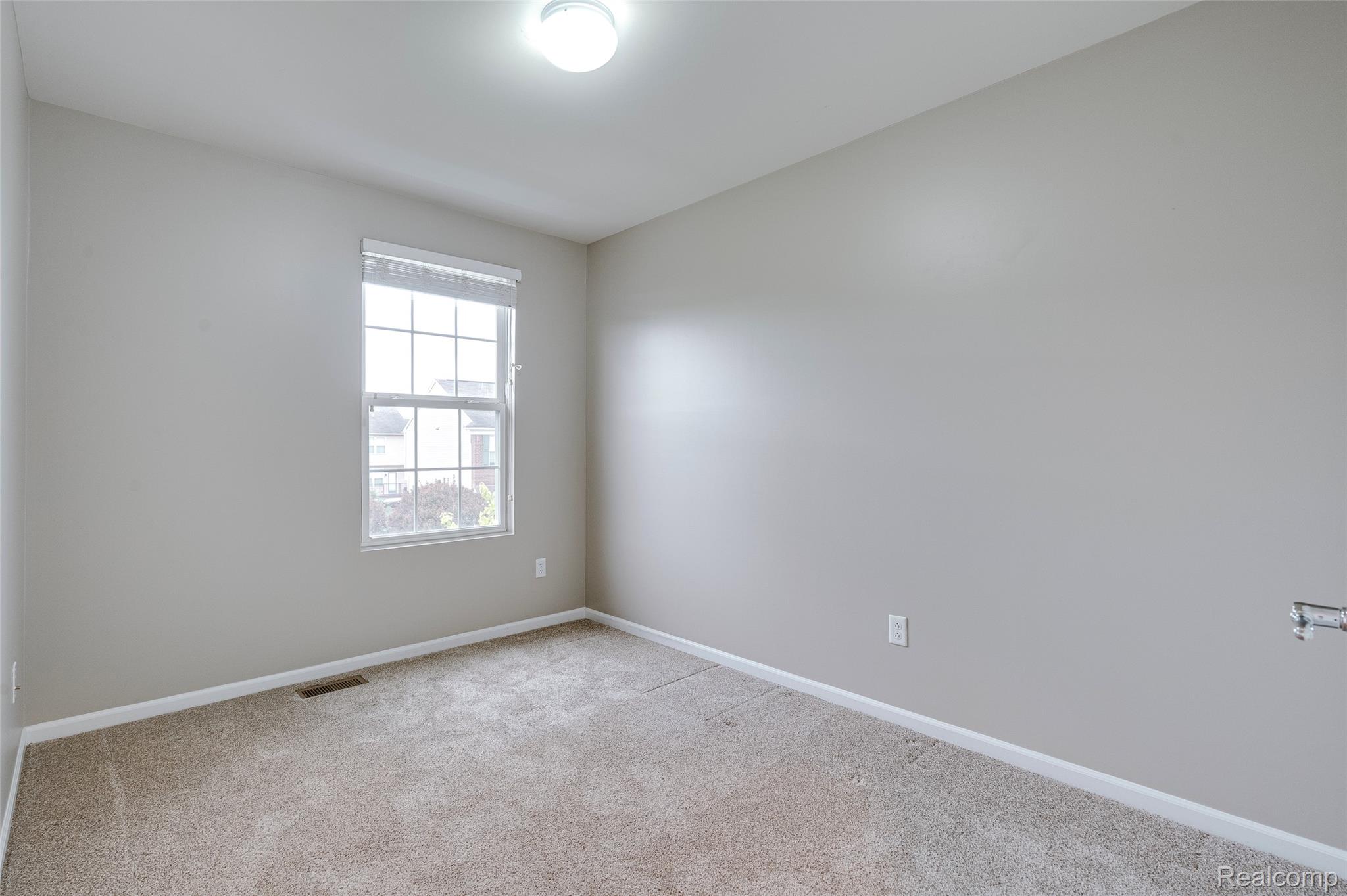 27974 Middleton Drive Property Photo 12