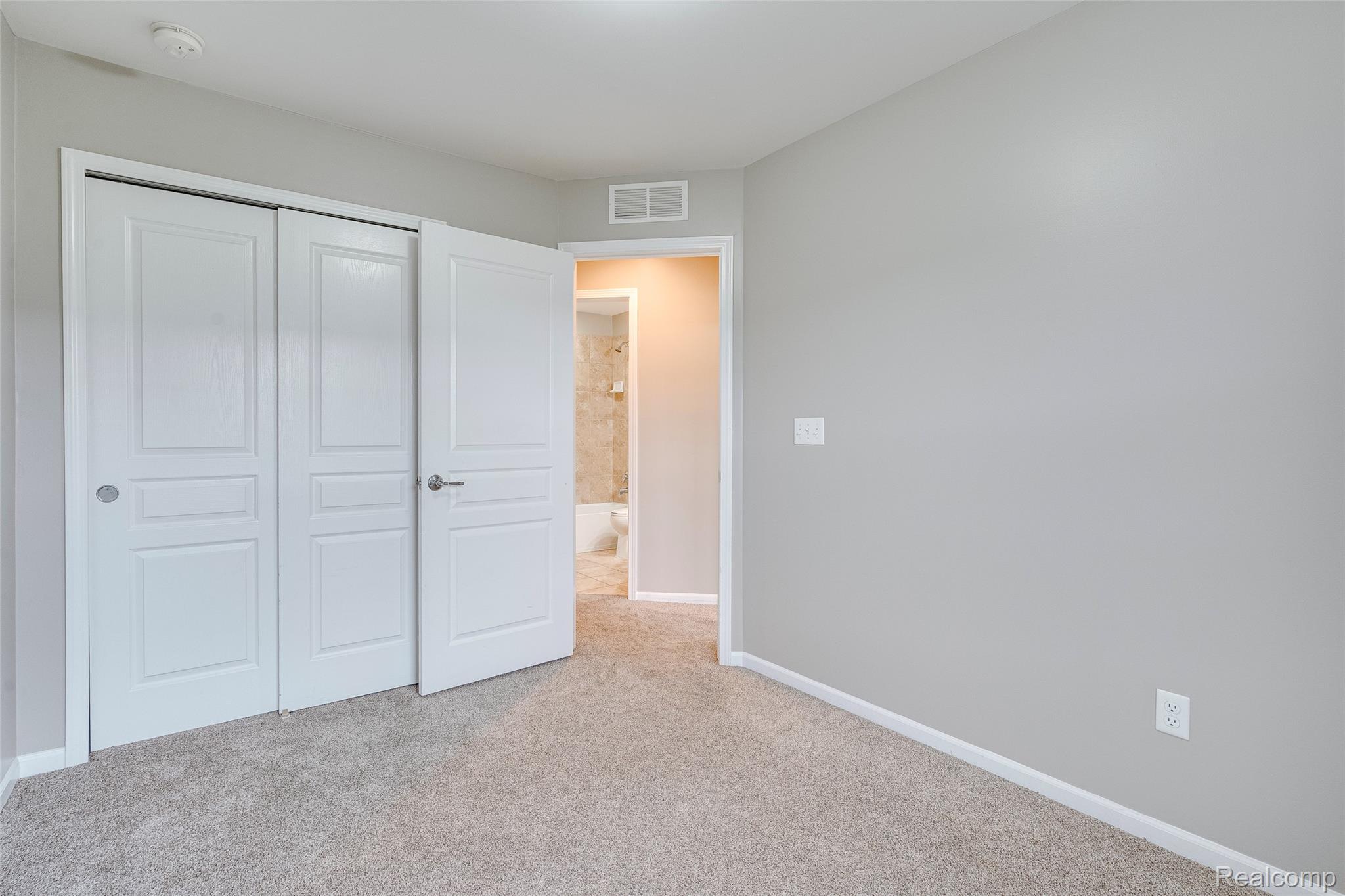 27974 Middleton Drive Property Photo 13
