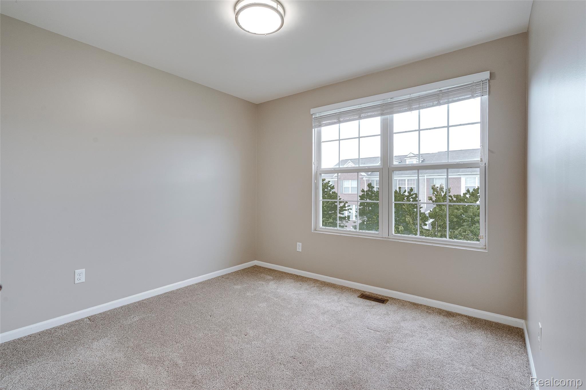 27974 Middleton Drive Property Photo 14