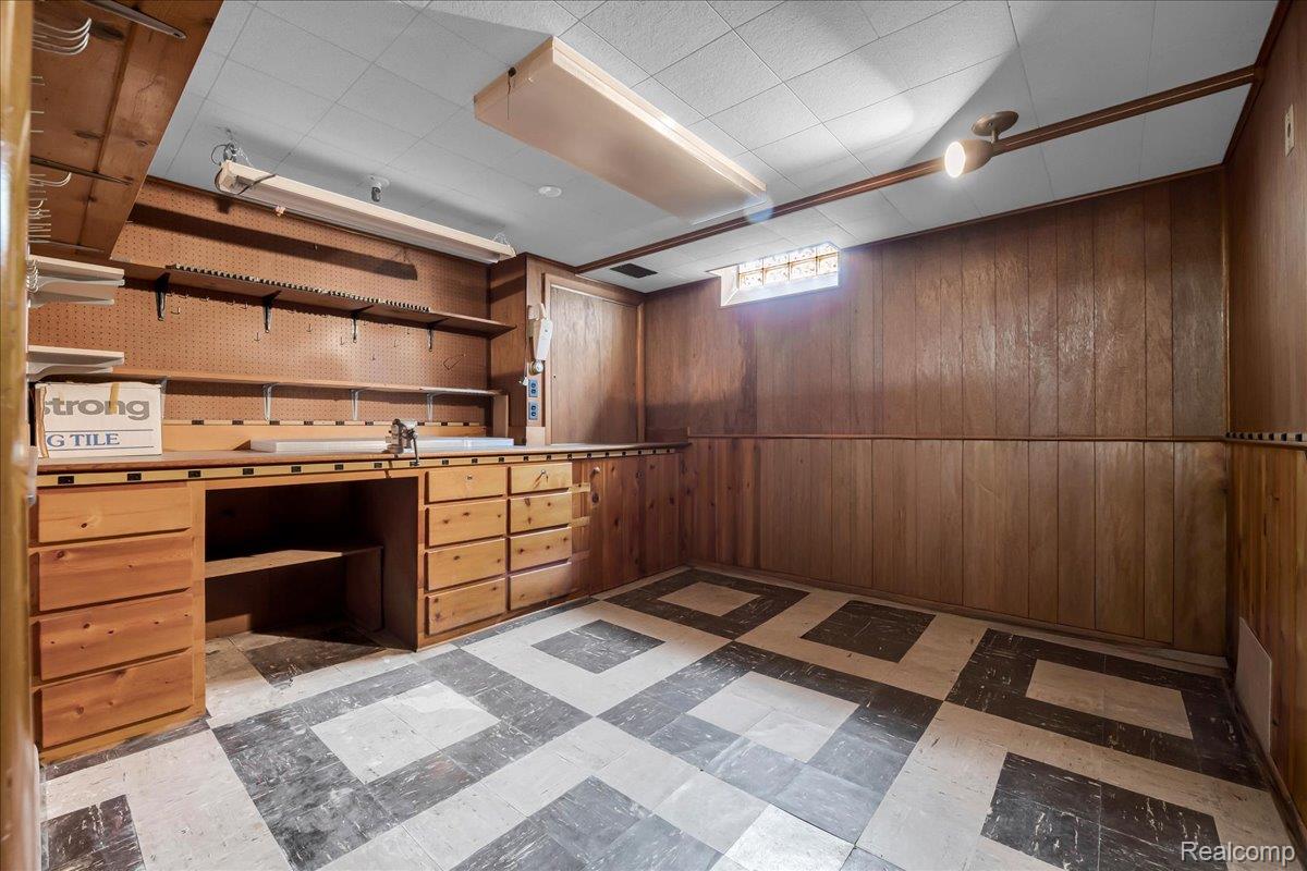 1952 Lakeview Street Property Photo 19