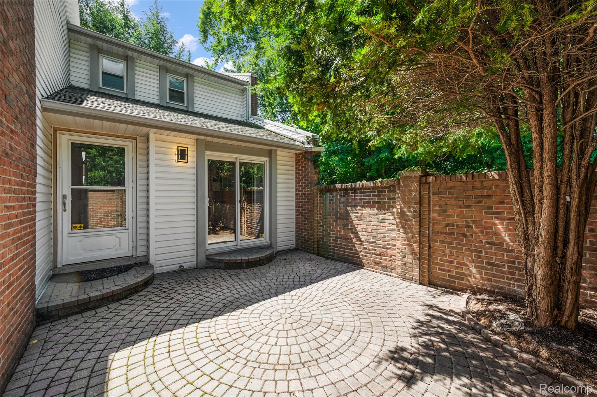 169 E Long Lake Road Property Photo 4