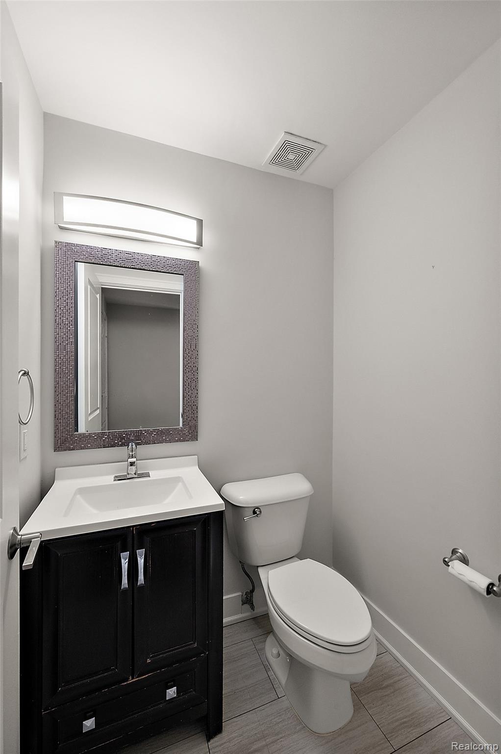 169 E Long Lake Road Property Photo 25