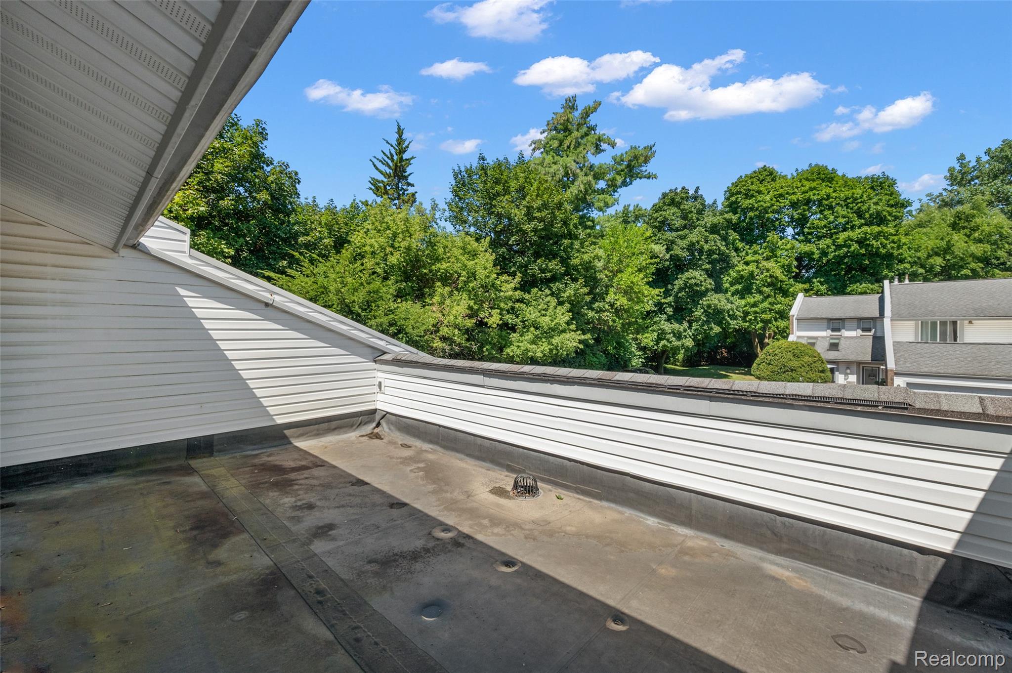 169 E Long Lake Road Property Photo 33