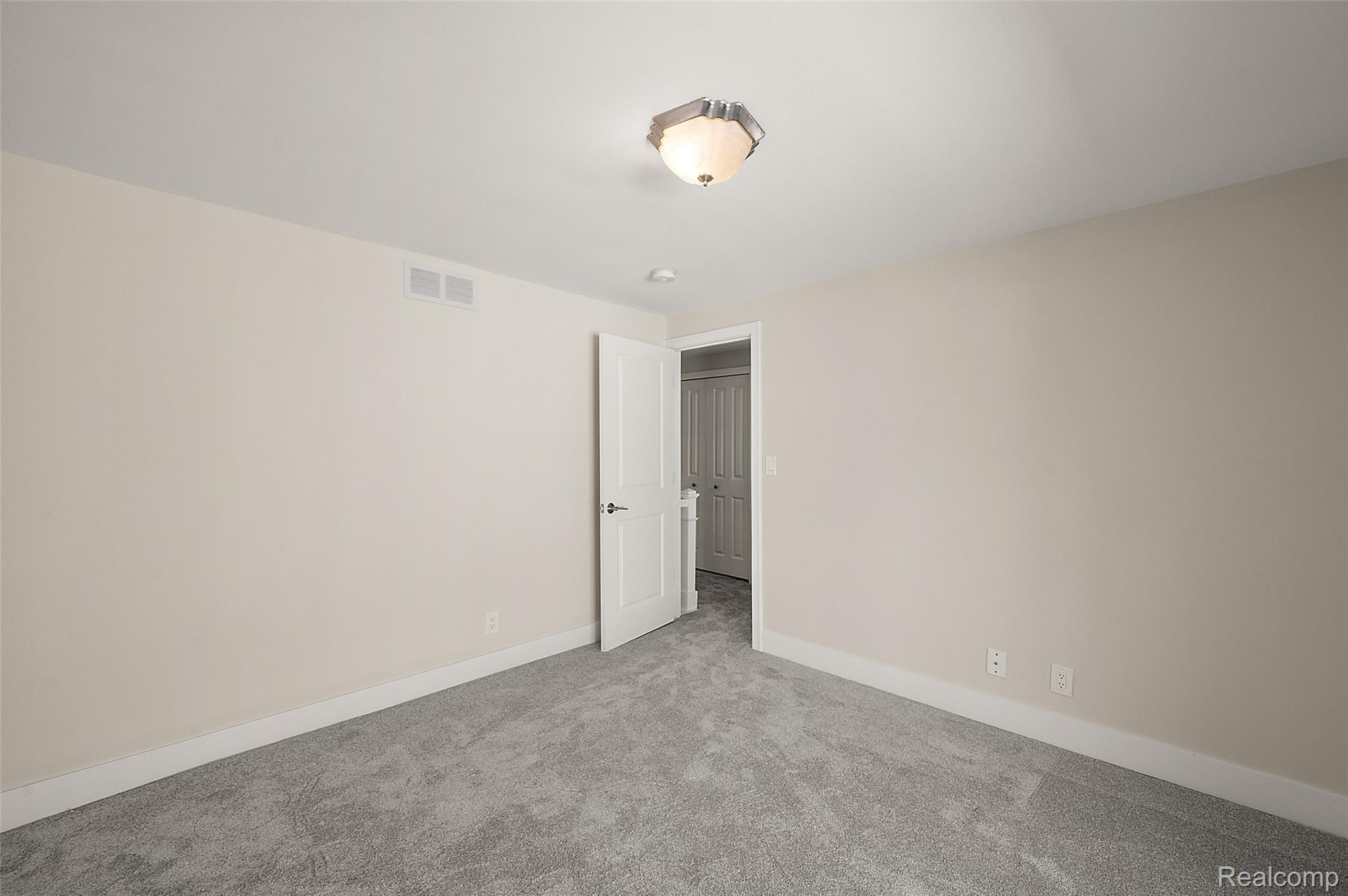 169 E Long Lake Road Property Photo 42