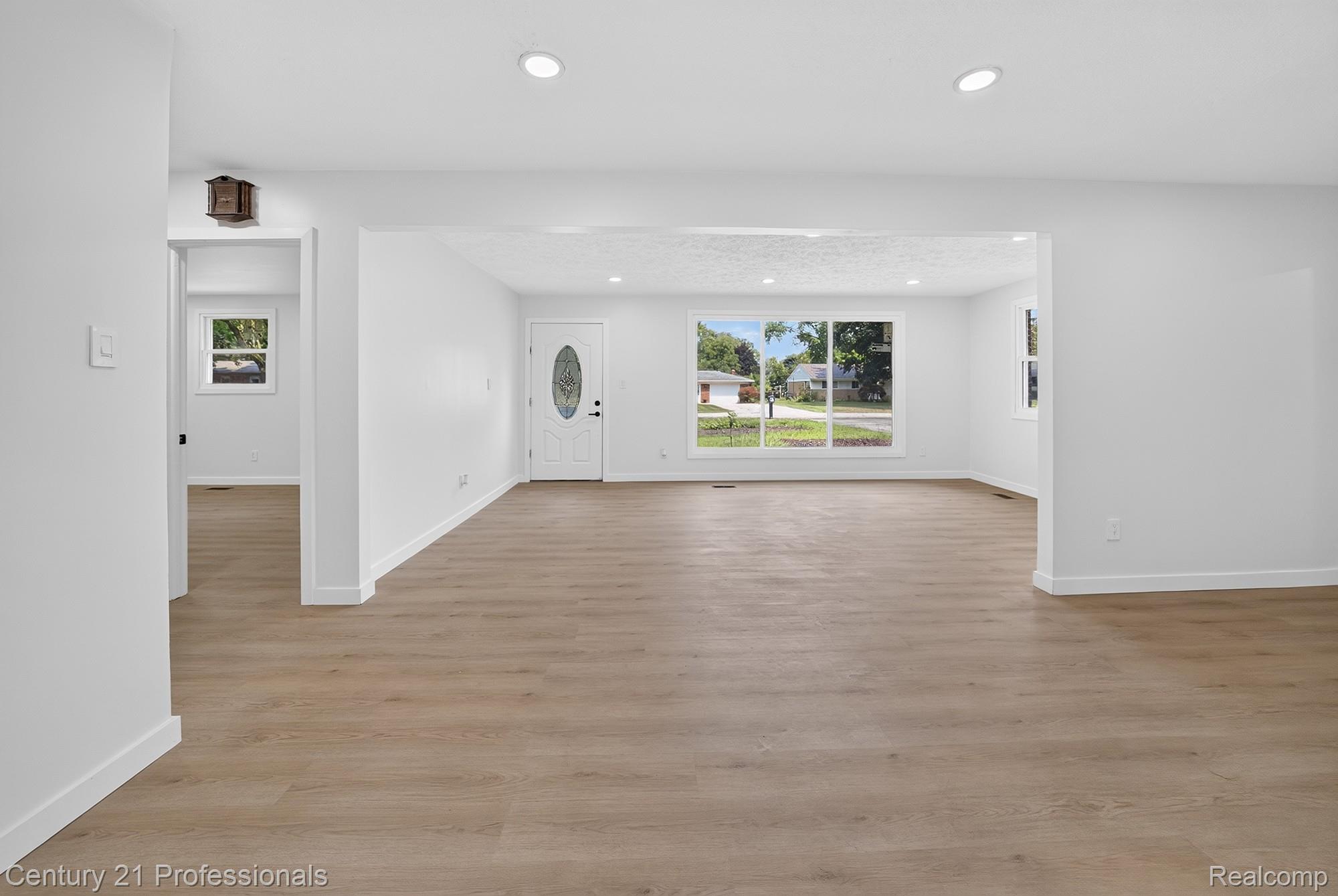 5000 Robert Street Property Photo 14