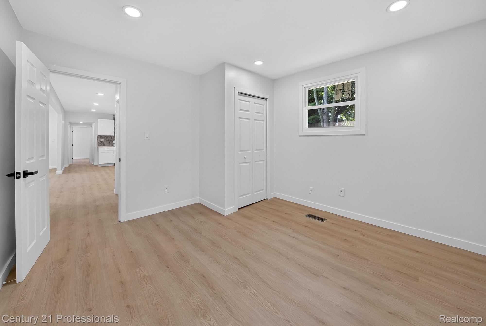 5000 Robert Street Property Photo 19