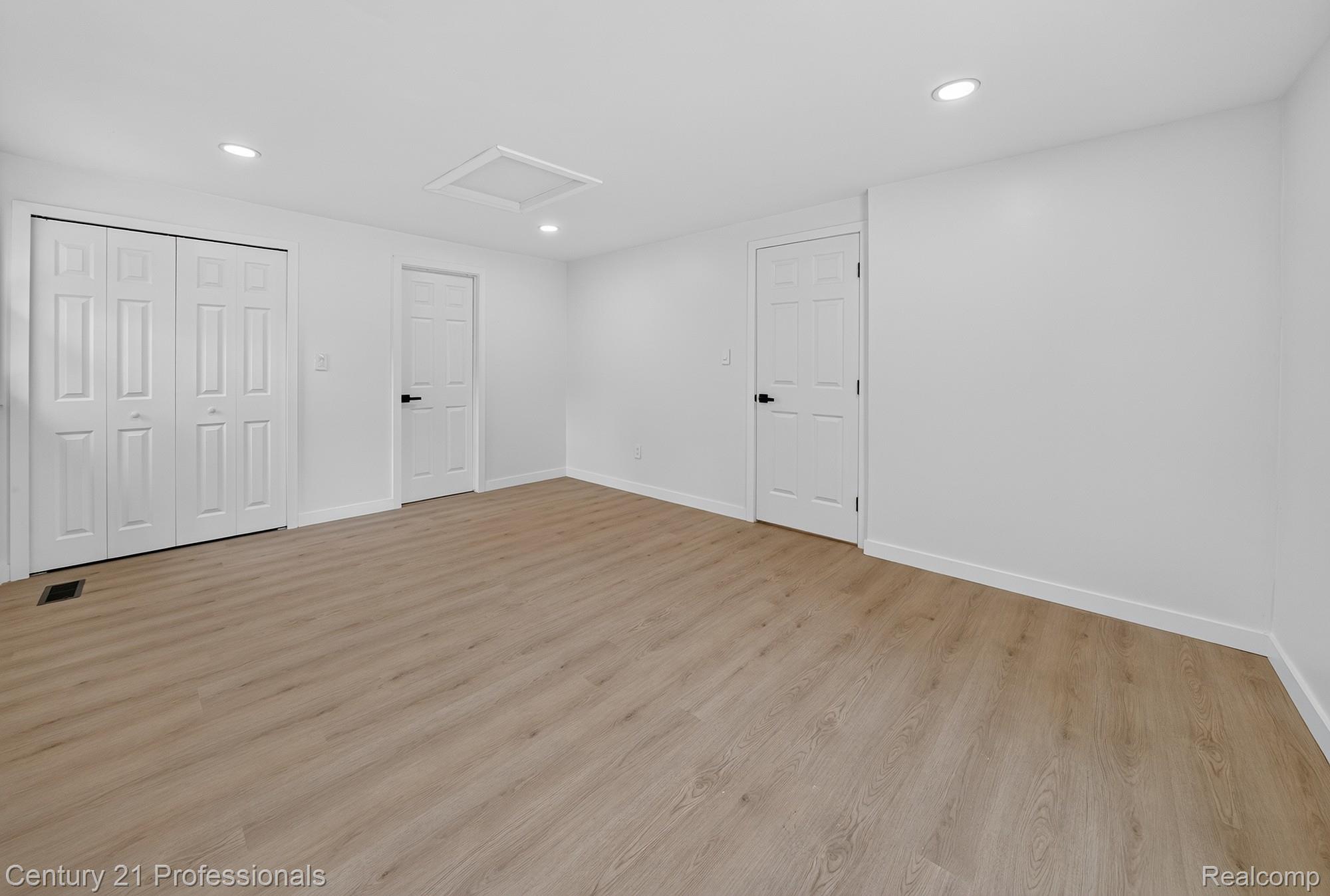 5000 Robert Street Property Photo 21
