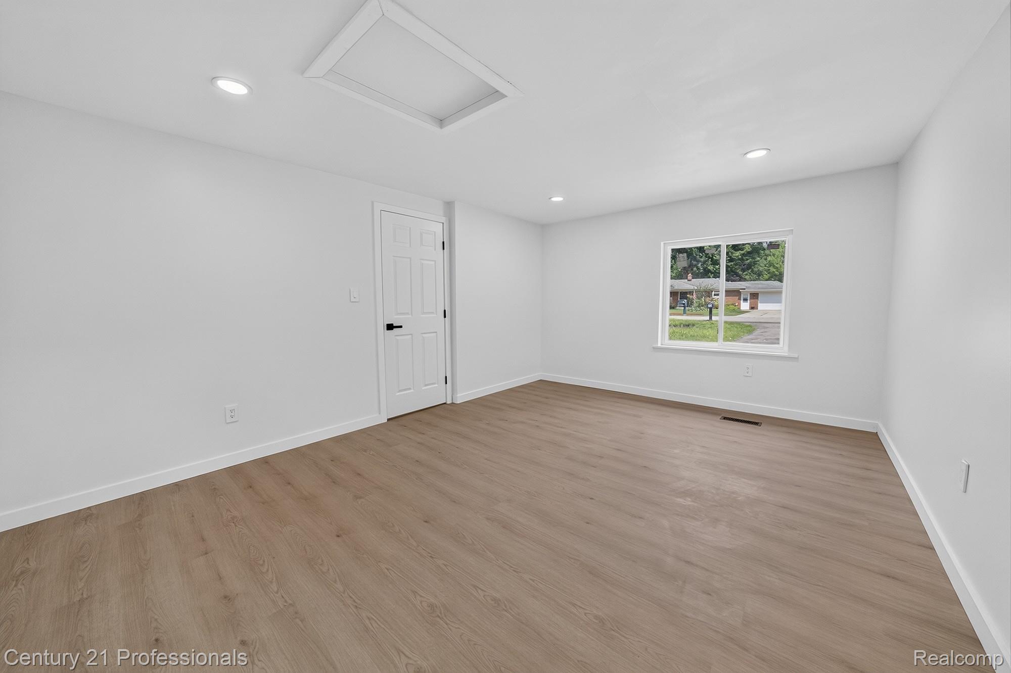 5000 Robert Street Property Photo 24