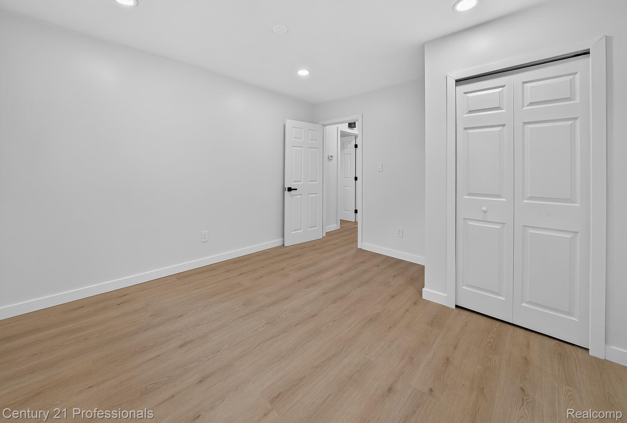 5000 Robert Street Property Photo 25