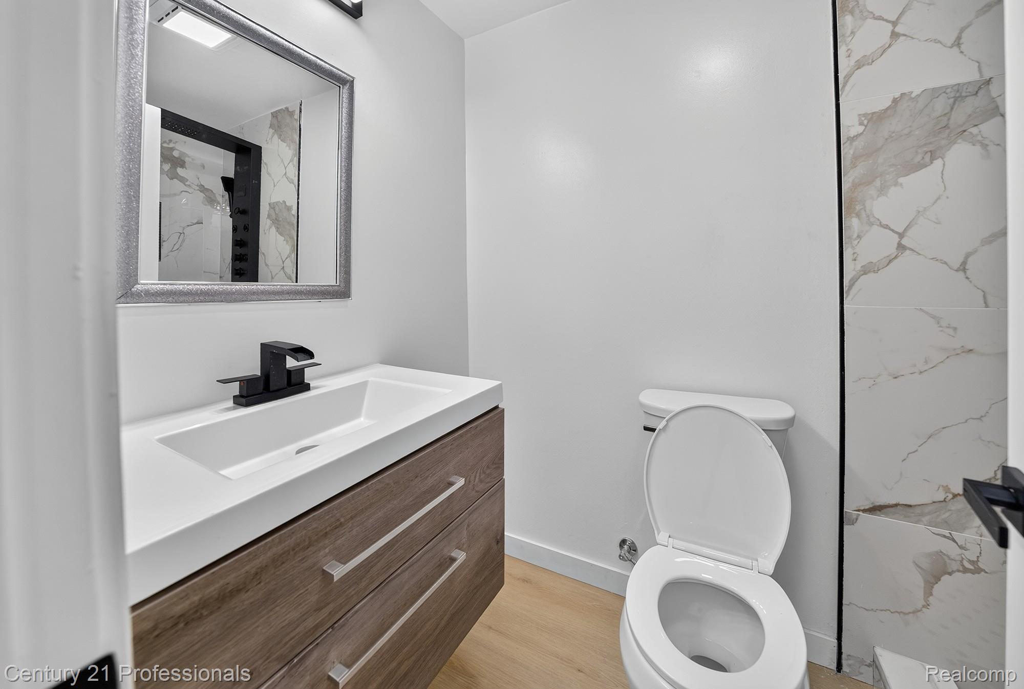 5000 Robert Street Property Photo 26