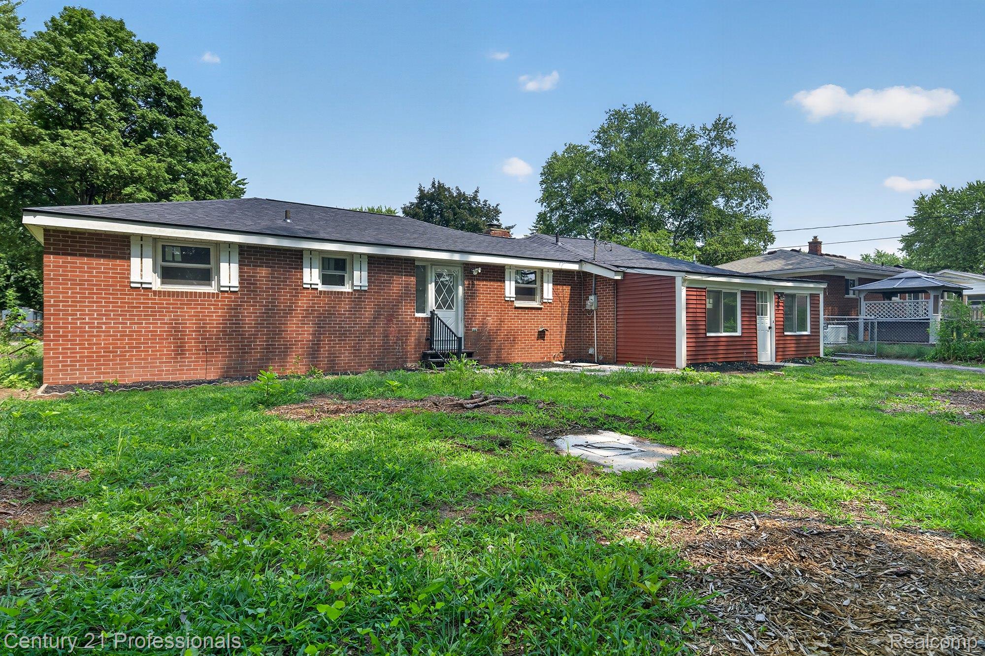 5000 Robert Street Property Photo 34