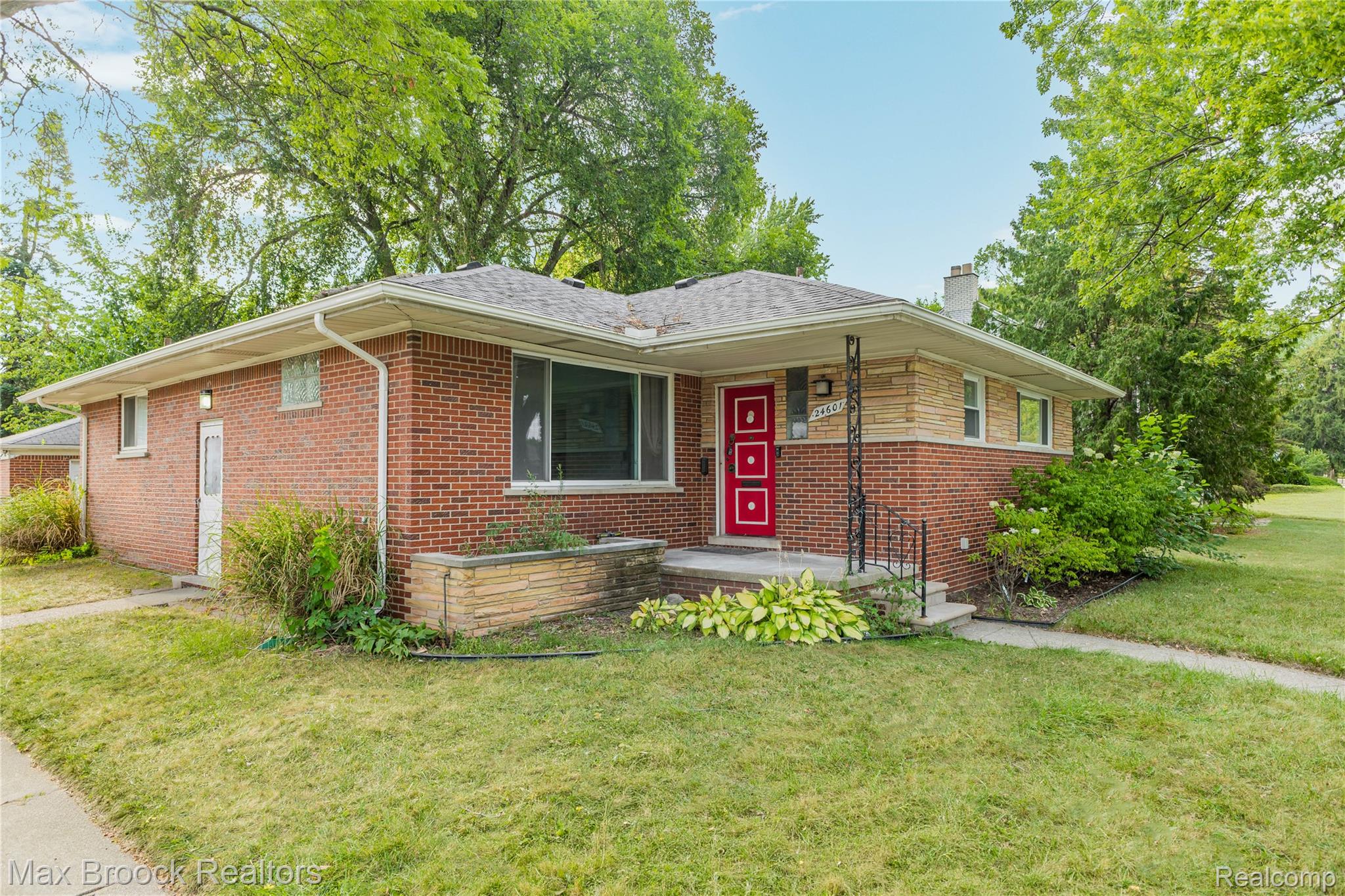 24601 Ridgedale Street Property Photo 1