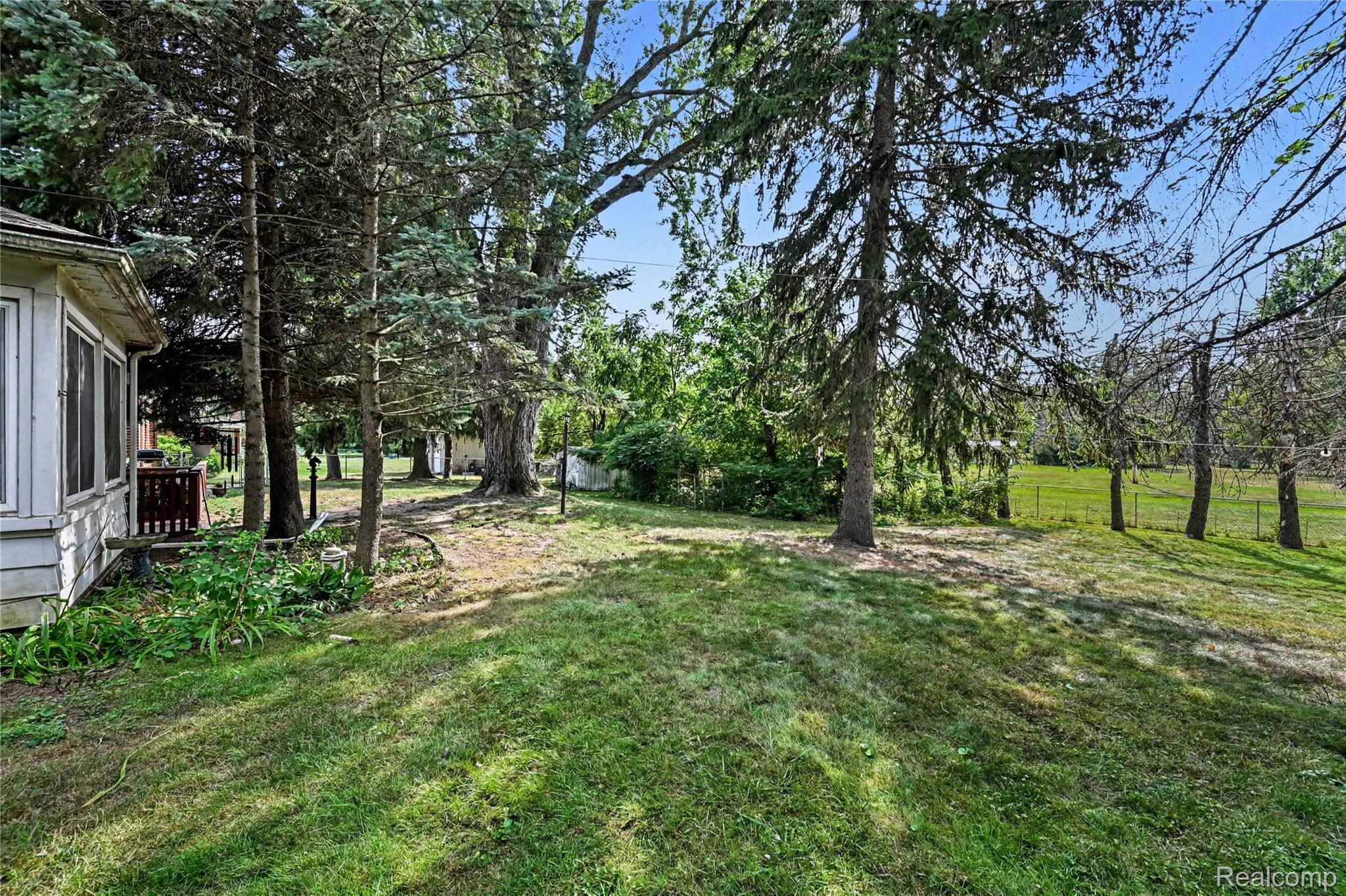 14345 Hillcrest Street Property Photo 17