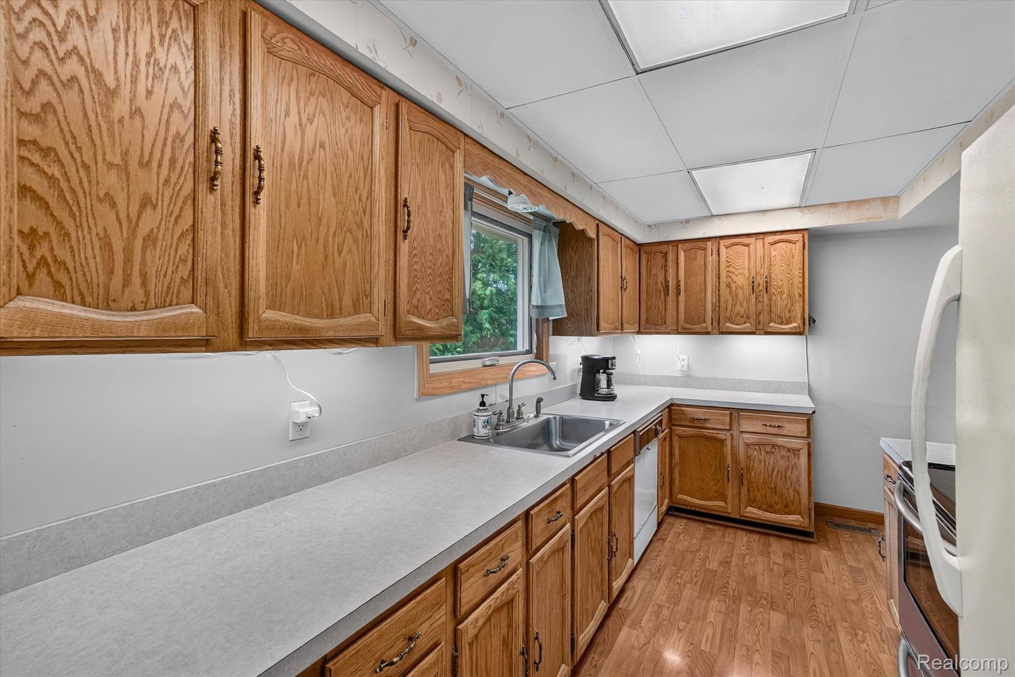 6895 Stow Road Property Photo 11