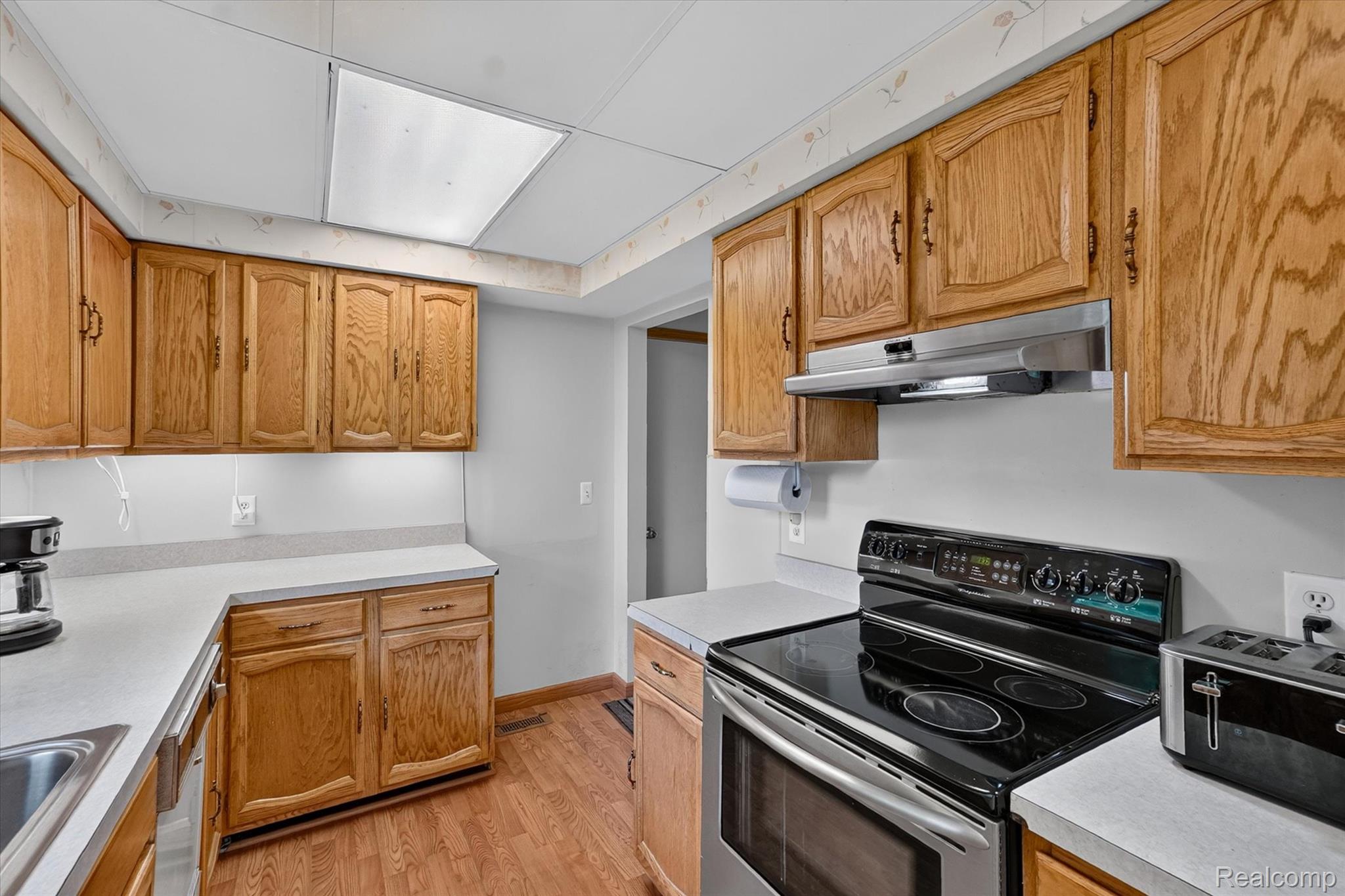 6895 Stow Road Property Photo 12