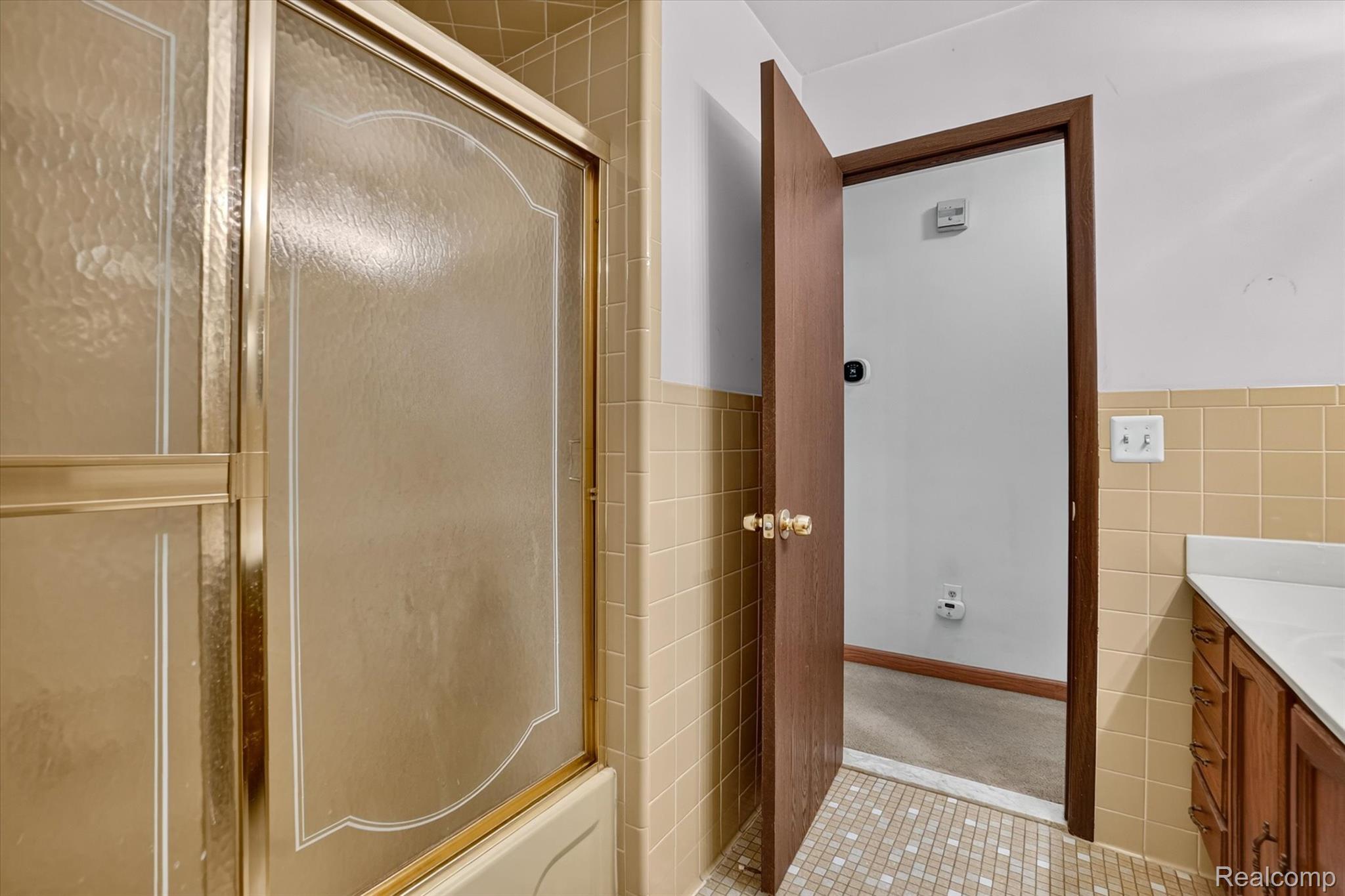 6895 Stow Road Property Photo 17