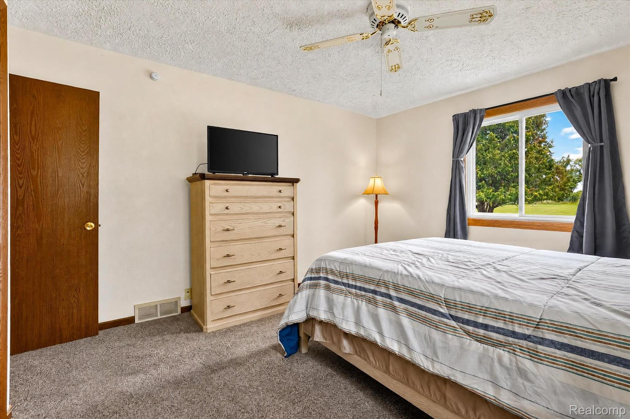 6895 Stow Road Property Photo 22