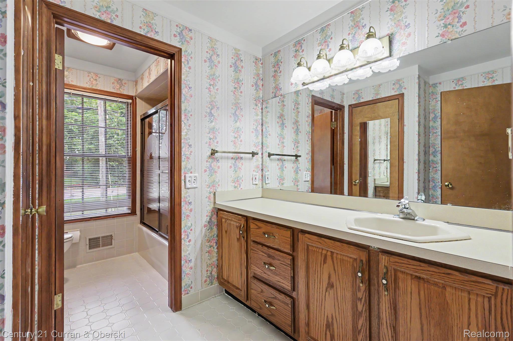 18227 Meridian Road Property Photo 11