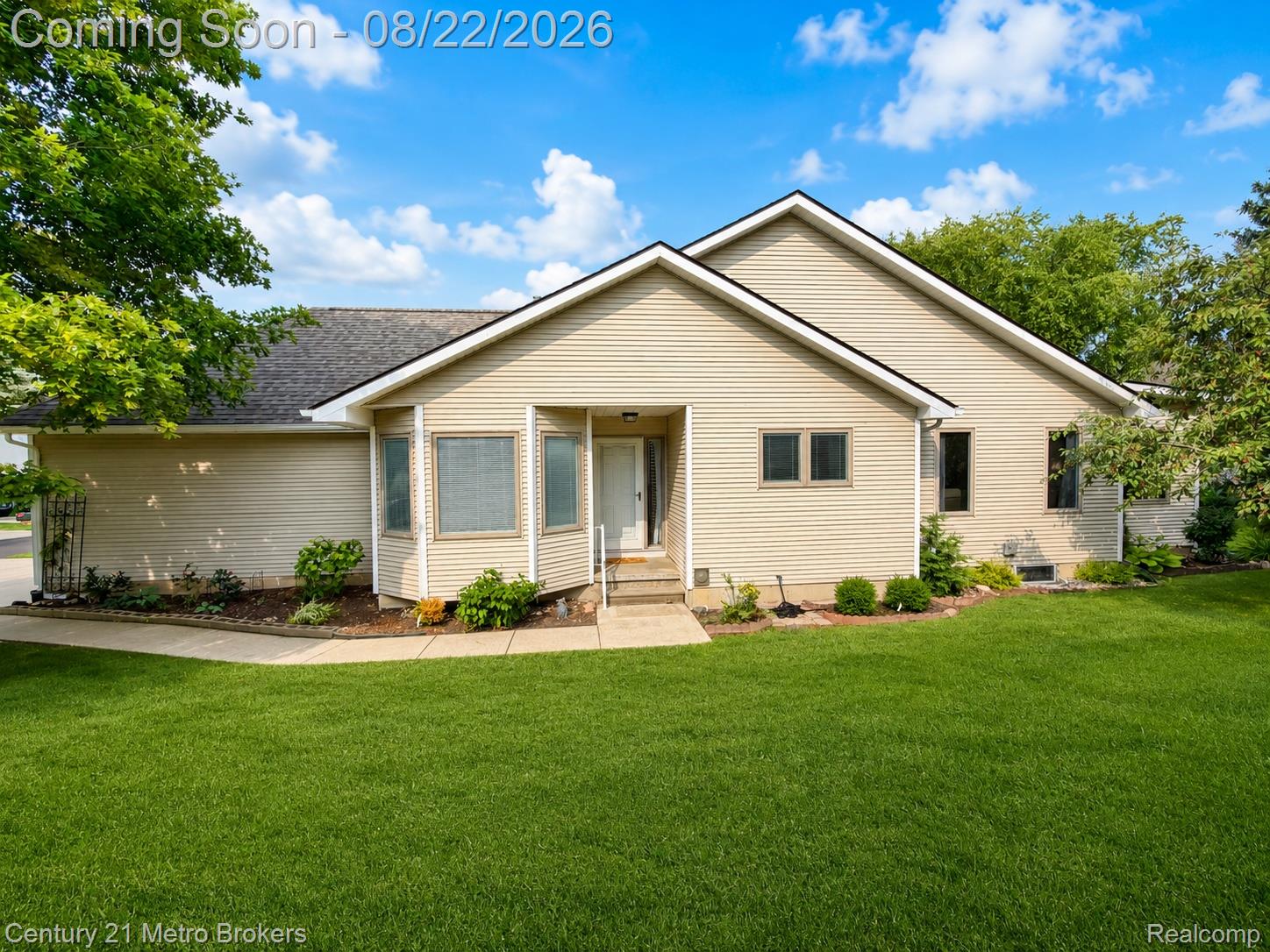 9409 Linda Drive Property Photo 1