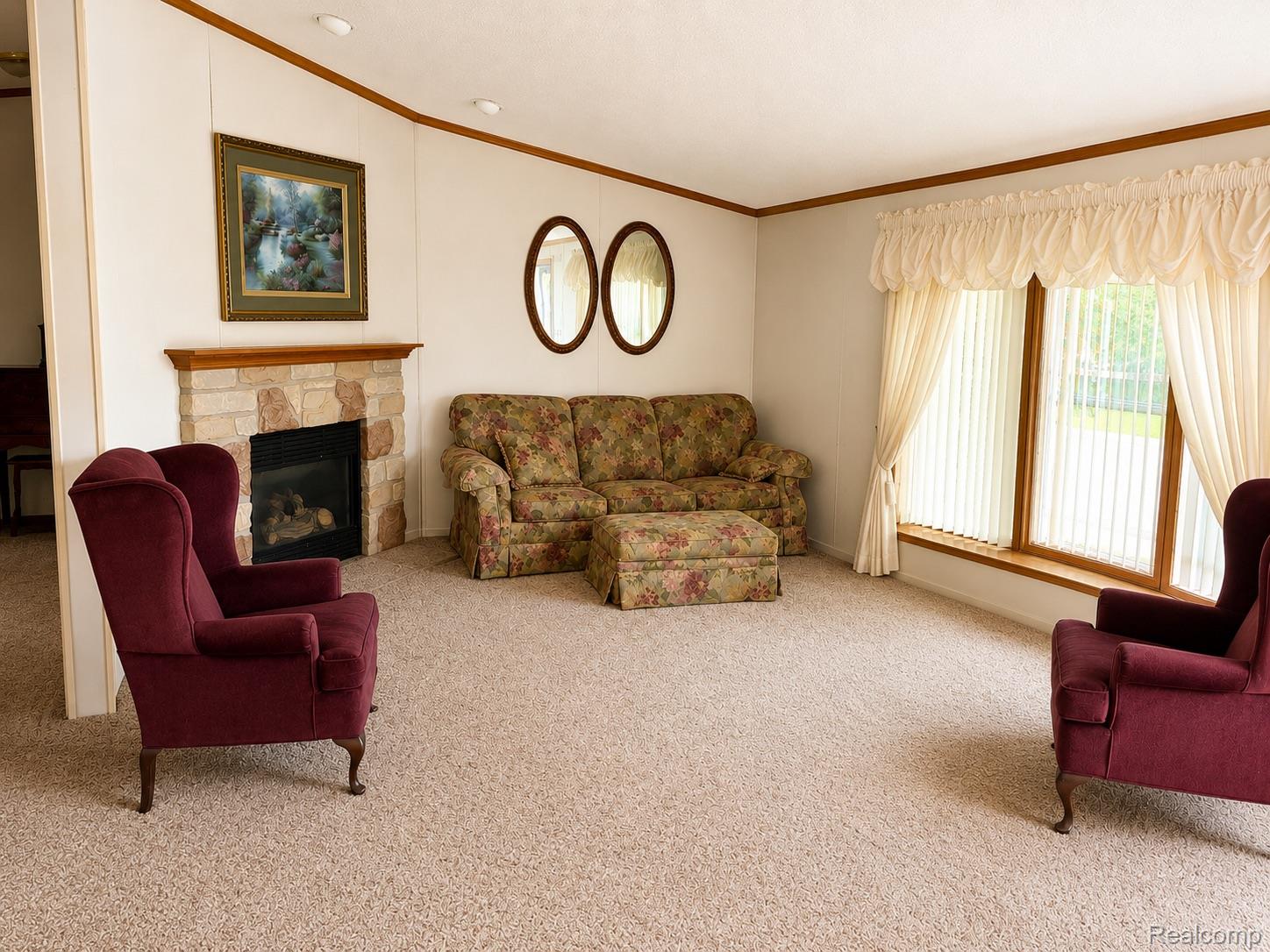 368 Pretty Lane Property Photo 3